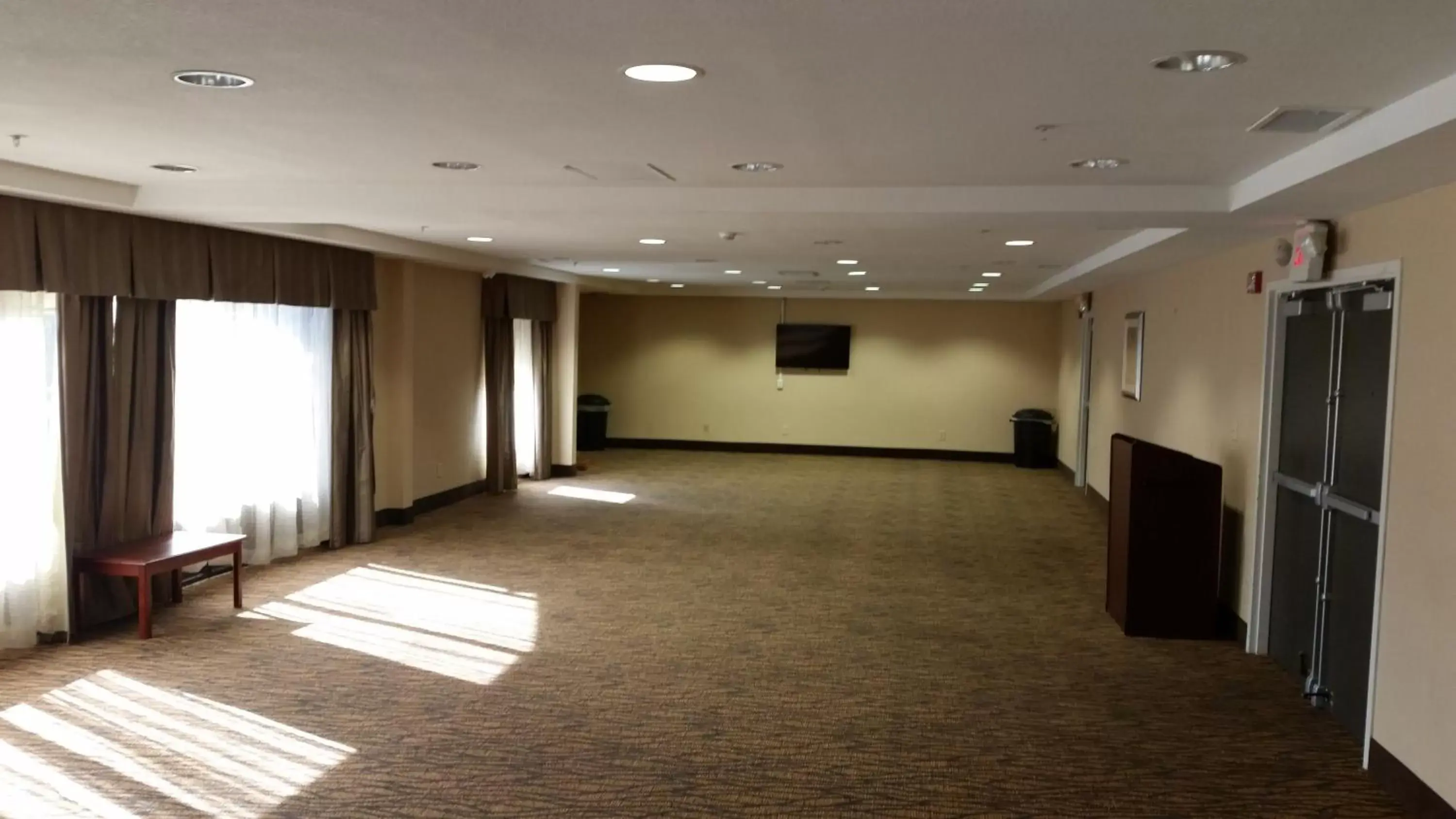 Meeting/conference room in Country Inn & Suites by Radisson, Alpharetta, GA