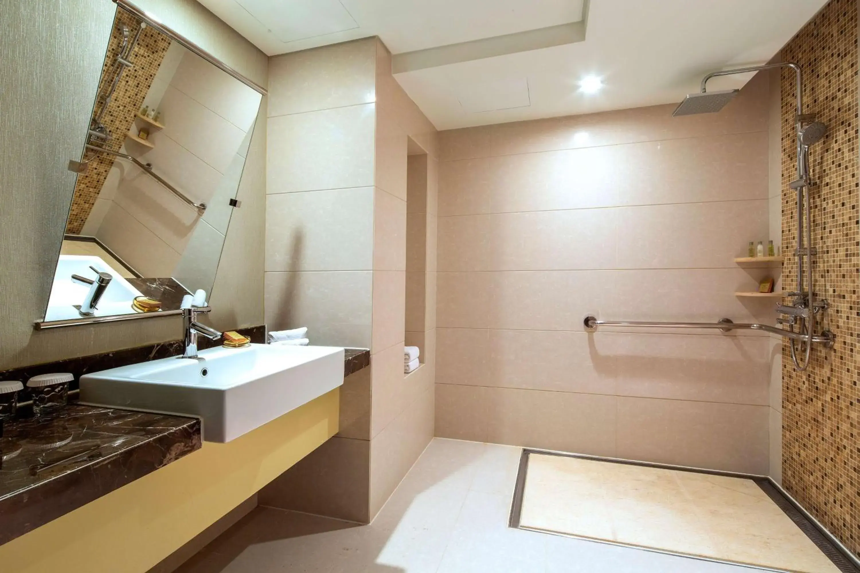 Bathroom in DoubleTree By Hilton Chongqing North