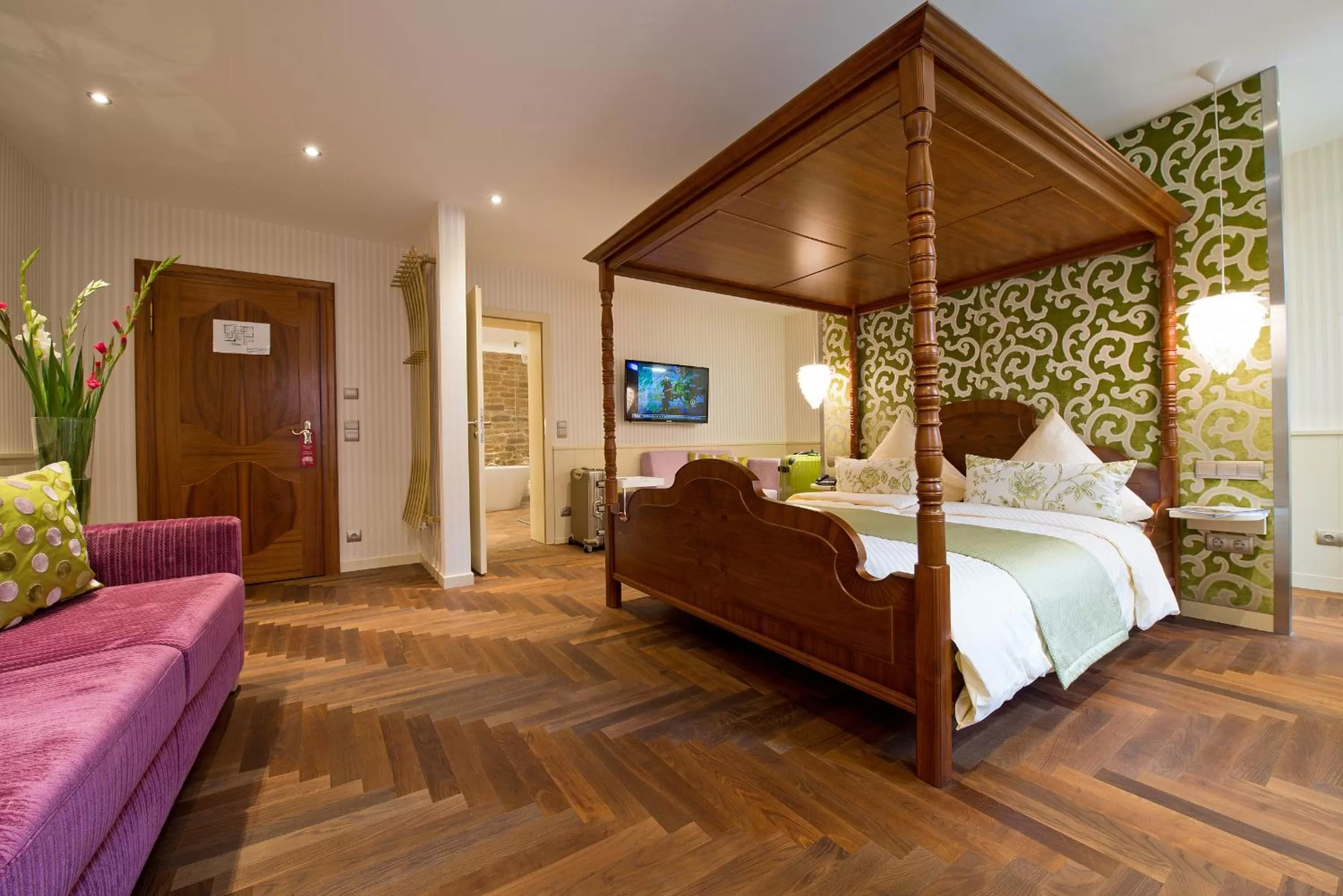 Photo of the whole room, Bed in Romantik Hotel Markusturm