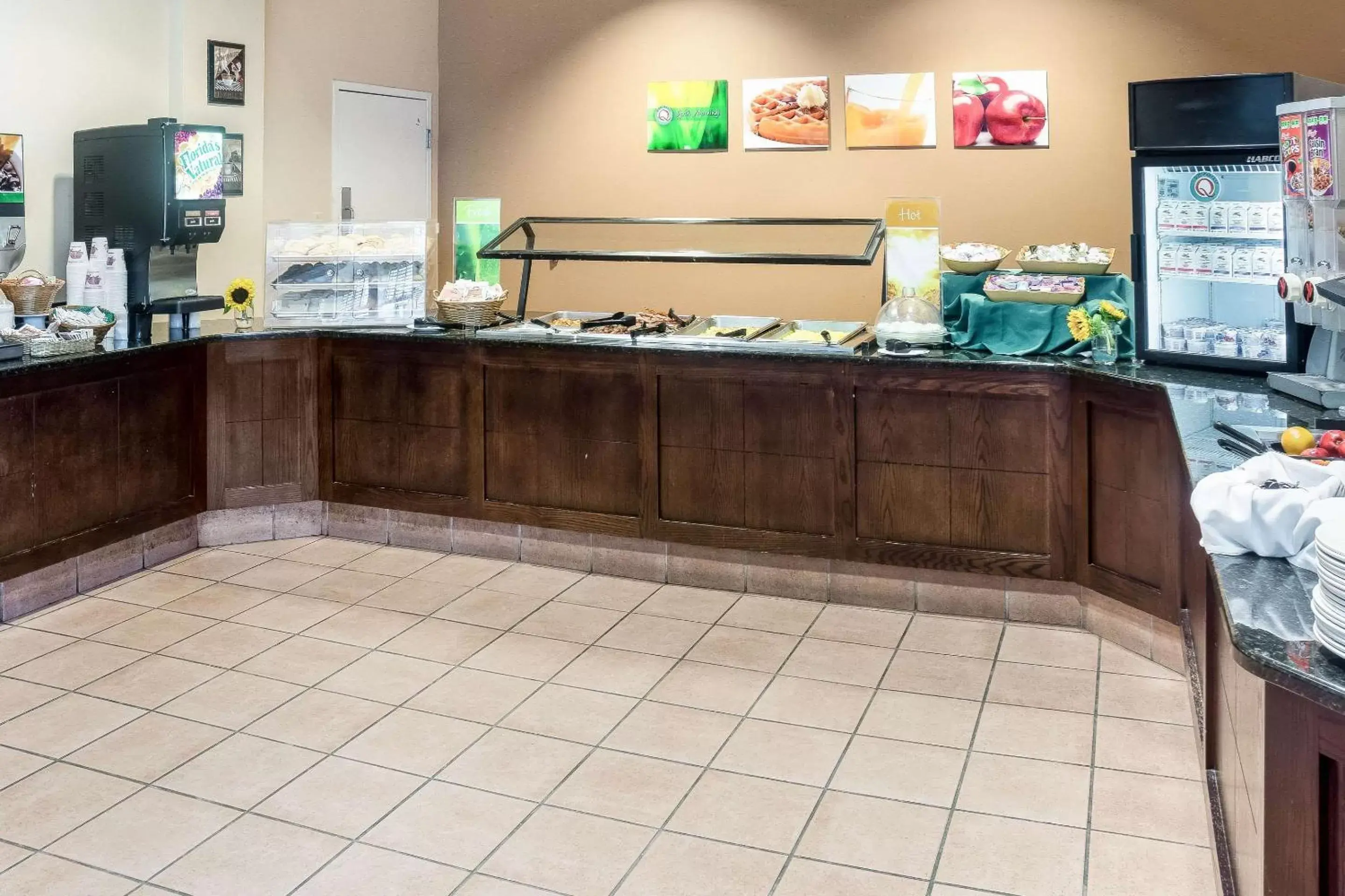 Restaurant/places to eat in Sleep Inn Lake Wright - Norfolk Airport Restaurant/places to eat in Sleep Inn Lake Wright - Norfolk Airport