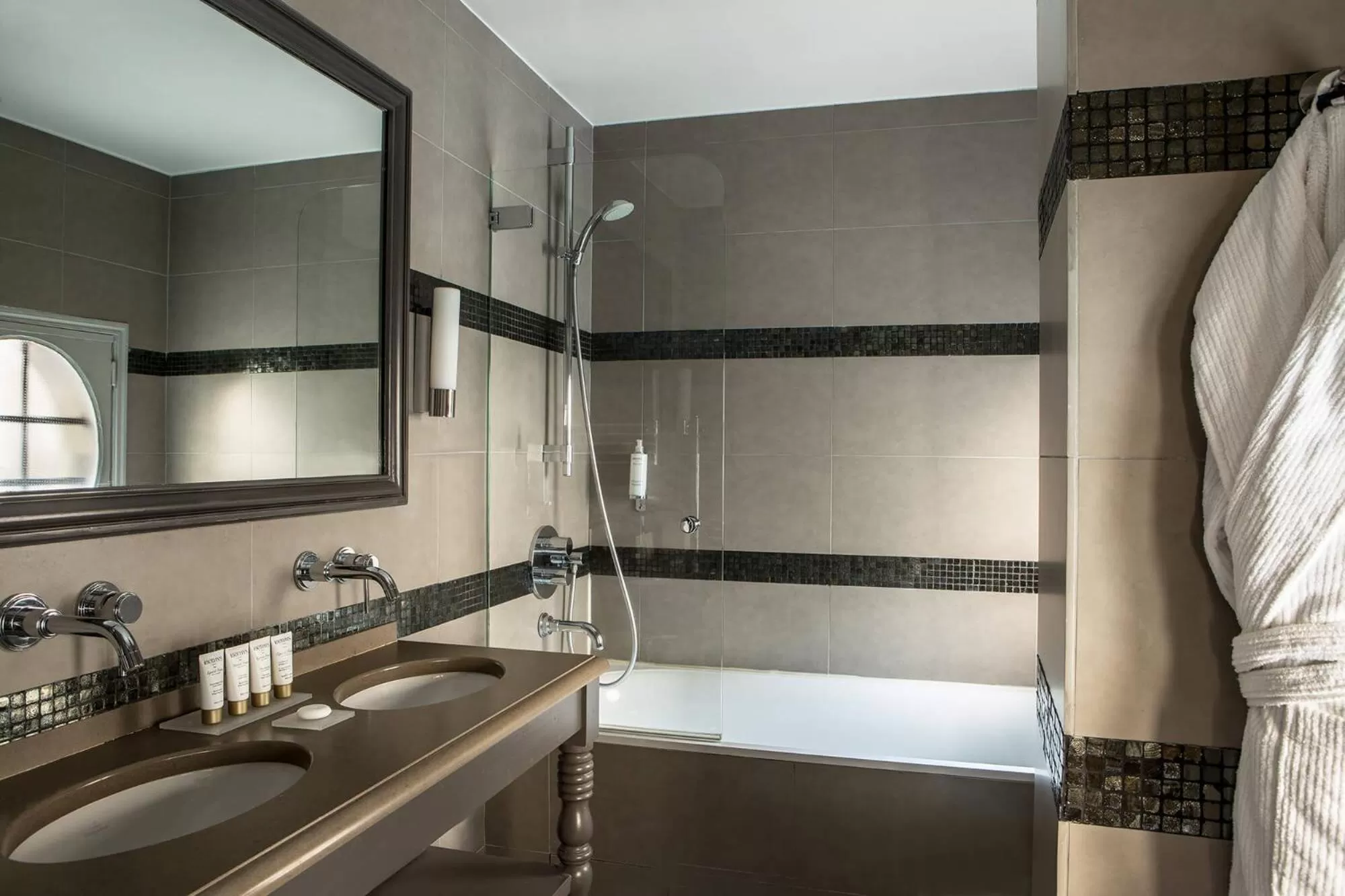 Bathroom in Hôtel Mansart - Esprit de France