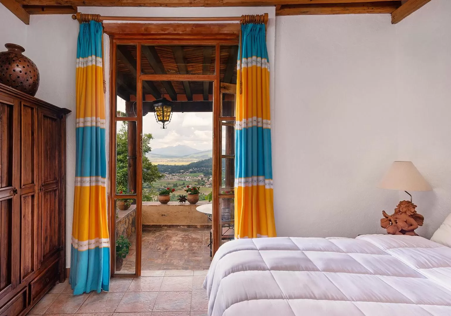 Mountain view, Bed in Eco Hotel Ixhi