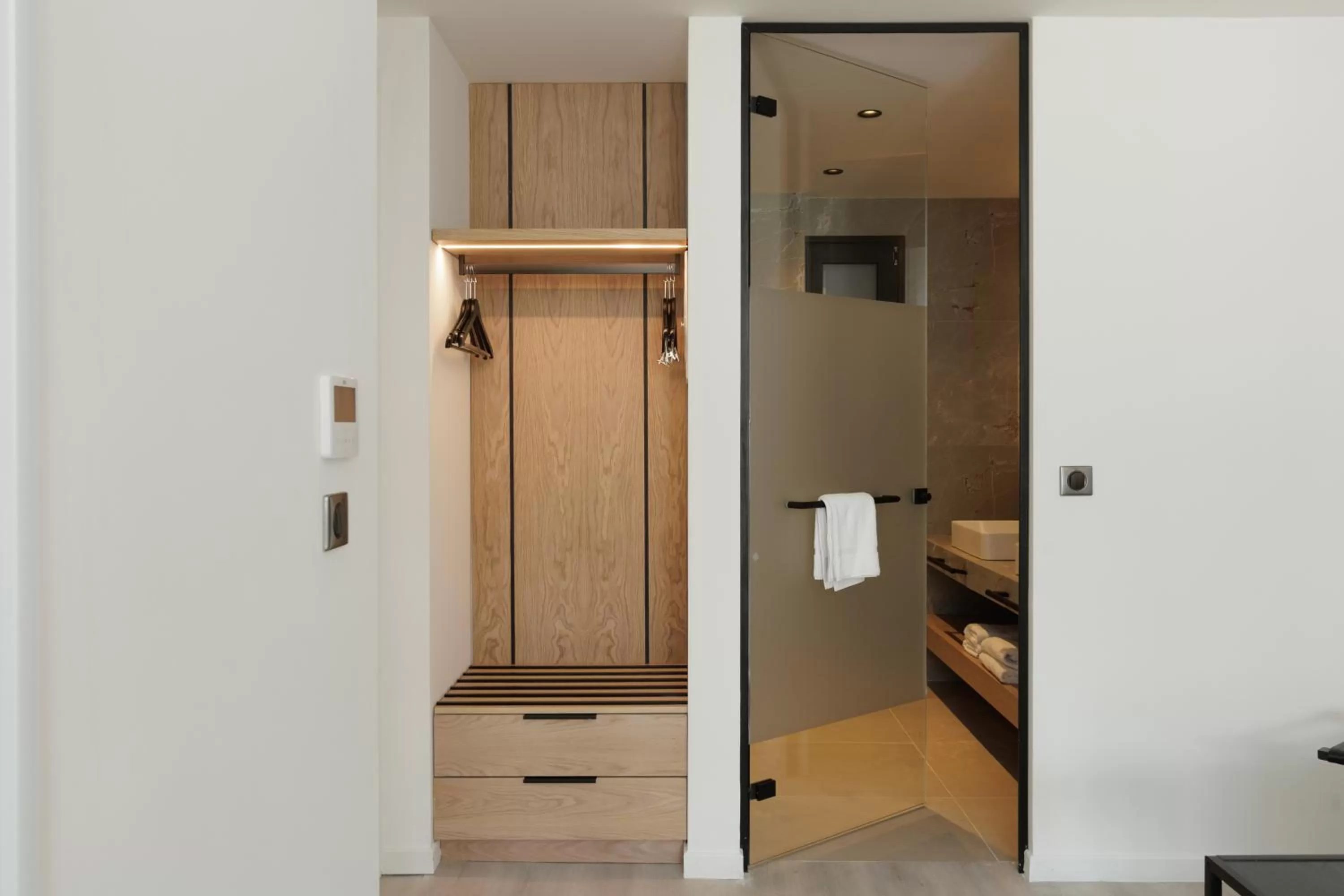 Shower in Hilton Garden Inn Athens Syggrou Avenue