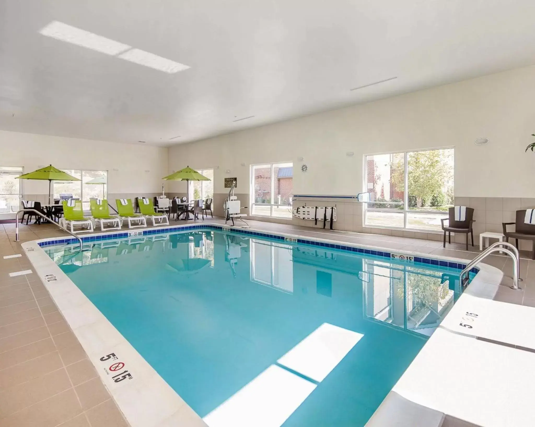 Bathroom, Swimming Pool in Comfort Suites Marietta-Parkersburg