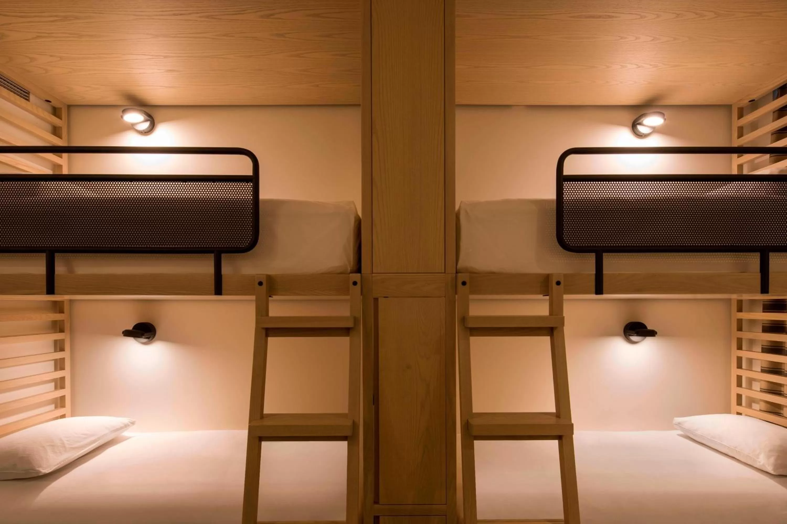 Photo of the whole room, Bed in Moxy NYC Chelsea