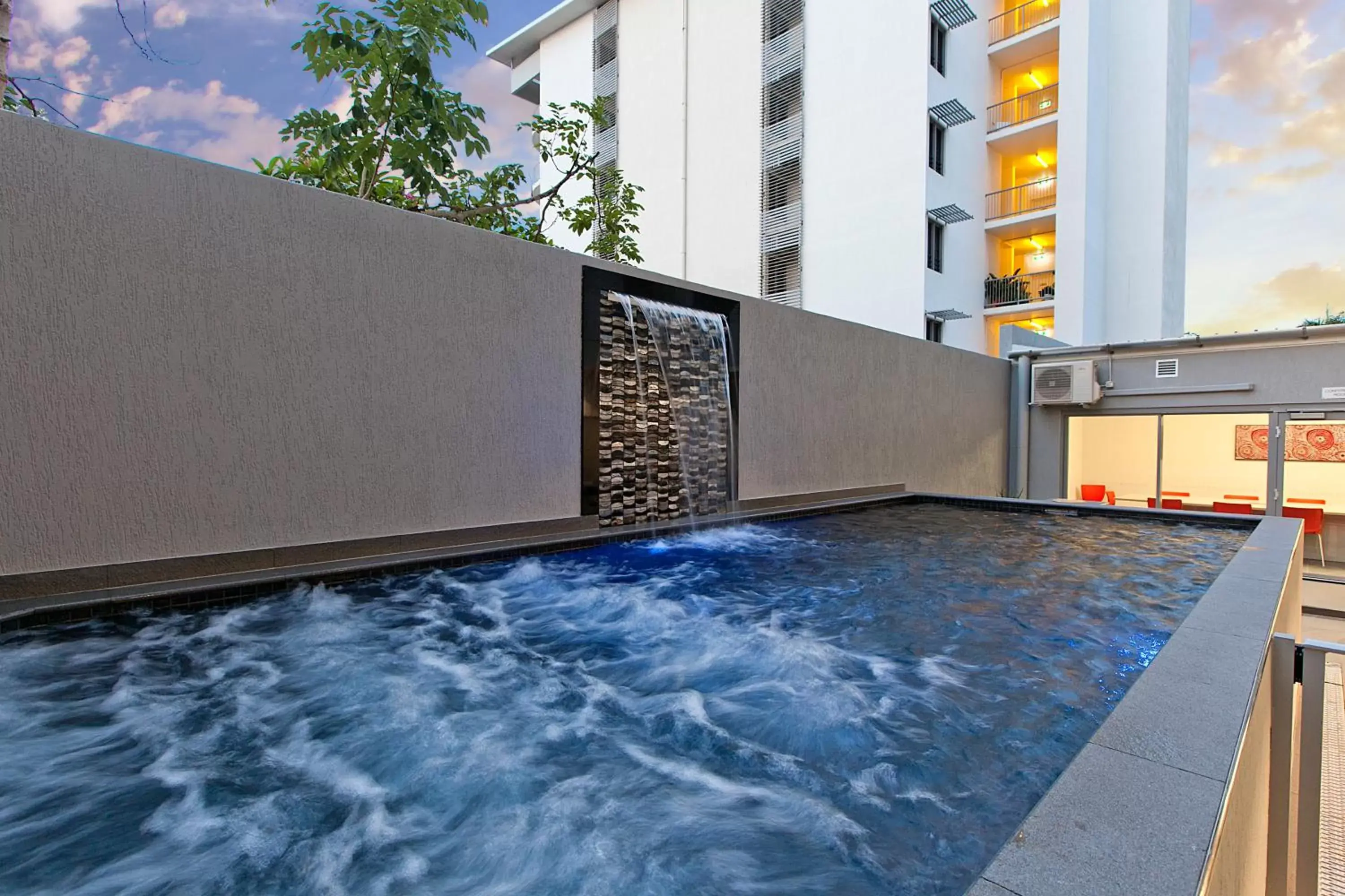 Swimming Pool in Argus Hotel Darwin