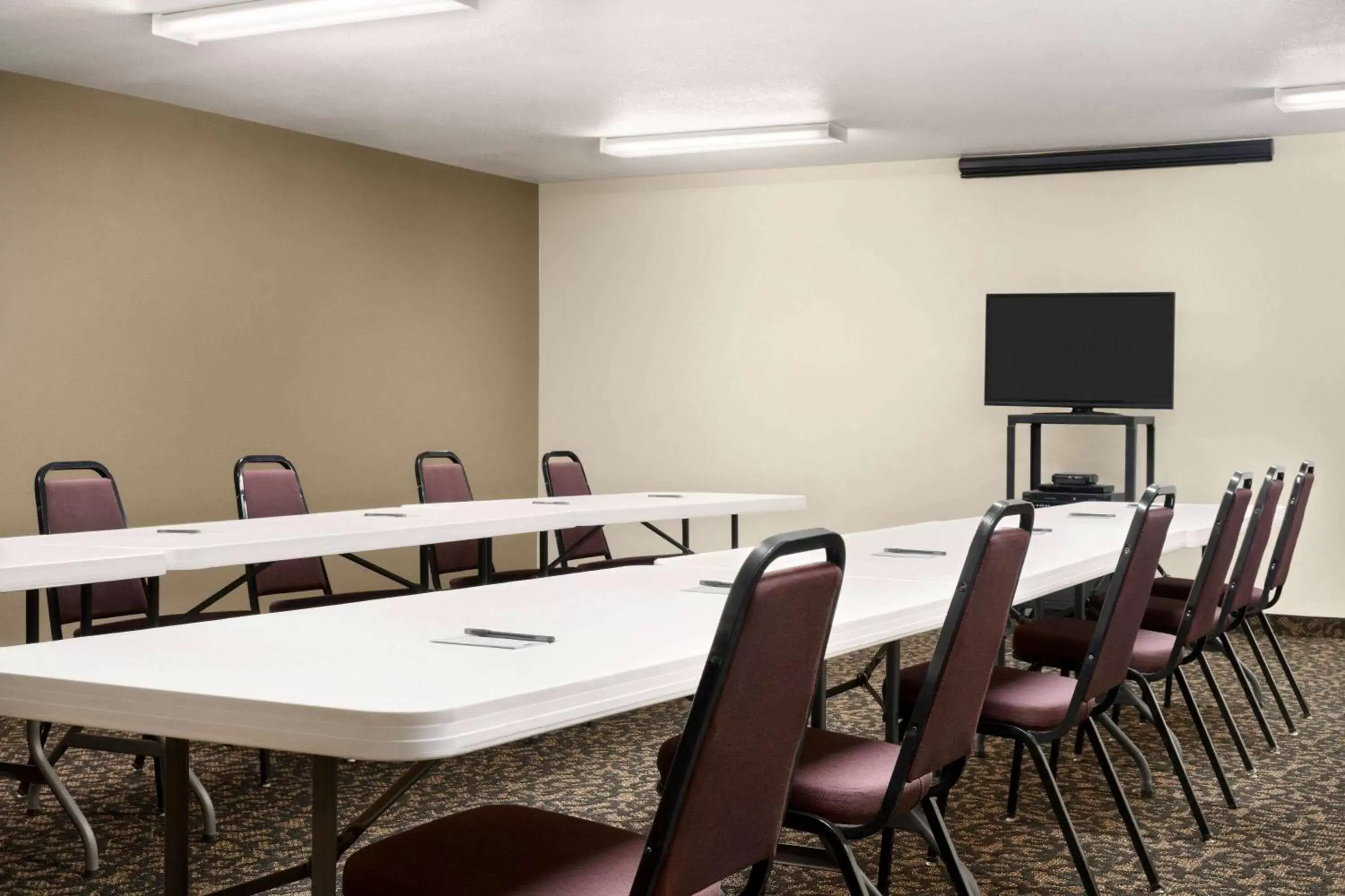 Meeting/conference room in Travelodge by Wyndham Yuma
