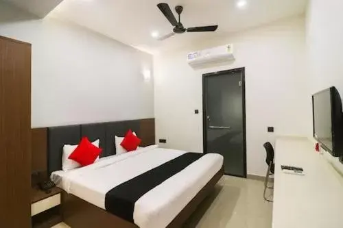 air conditioner, Bed in Hotel Nikhil Regency air conditioner, Bed in Hotel Nikhil Regency