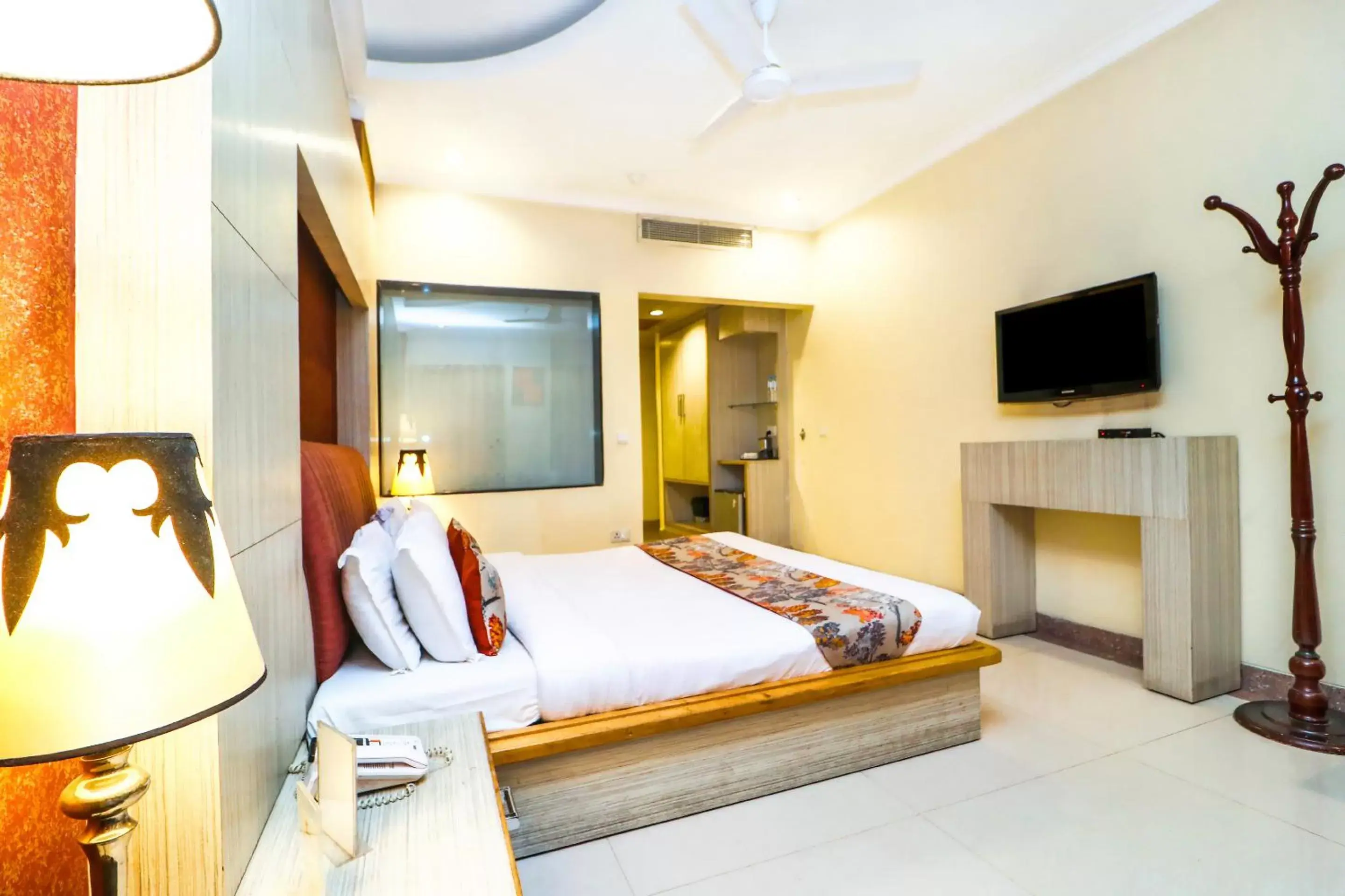 Bedroom in Hotel Rajshree & Spa