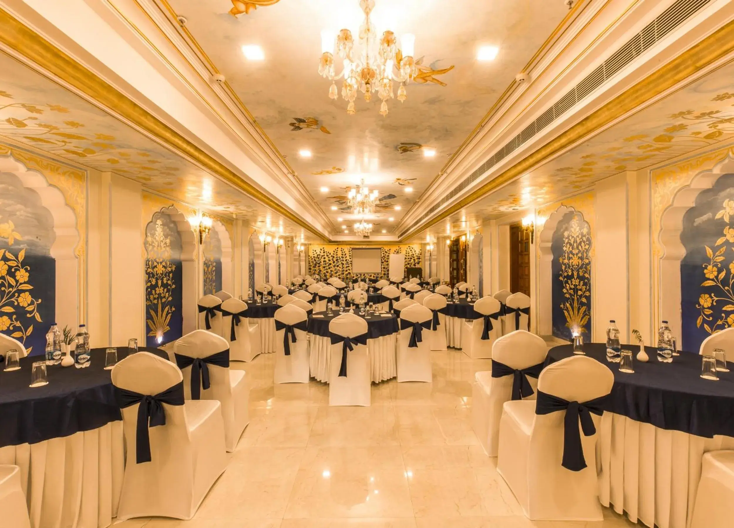 Restaurant/places to eat, Banquet Facilities in Umaid Haveli Hotel & Resorts