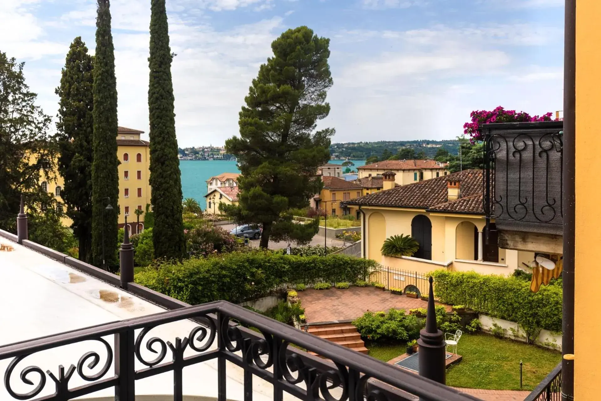 Balcony/Terrace in Mefuta Hotel