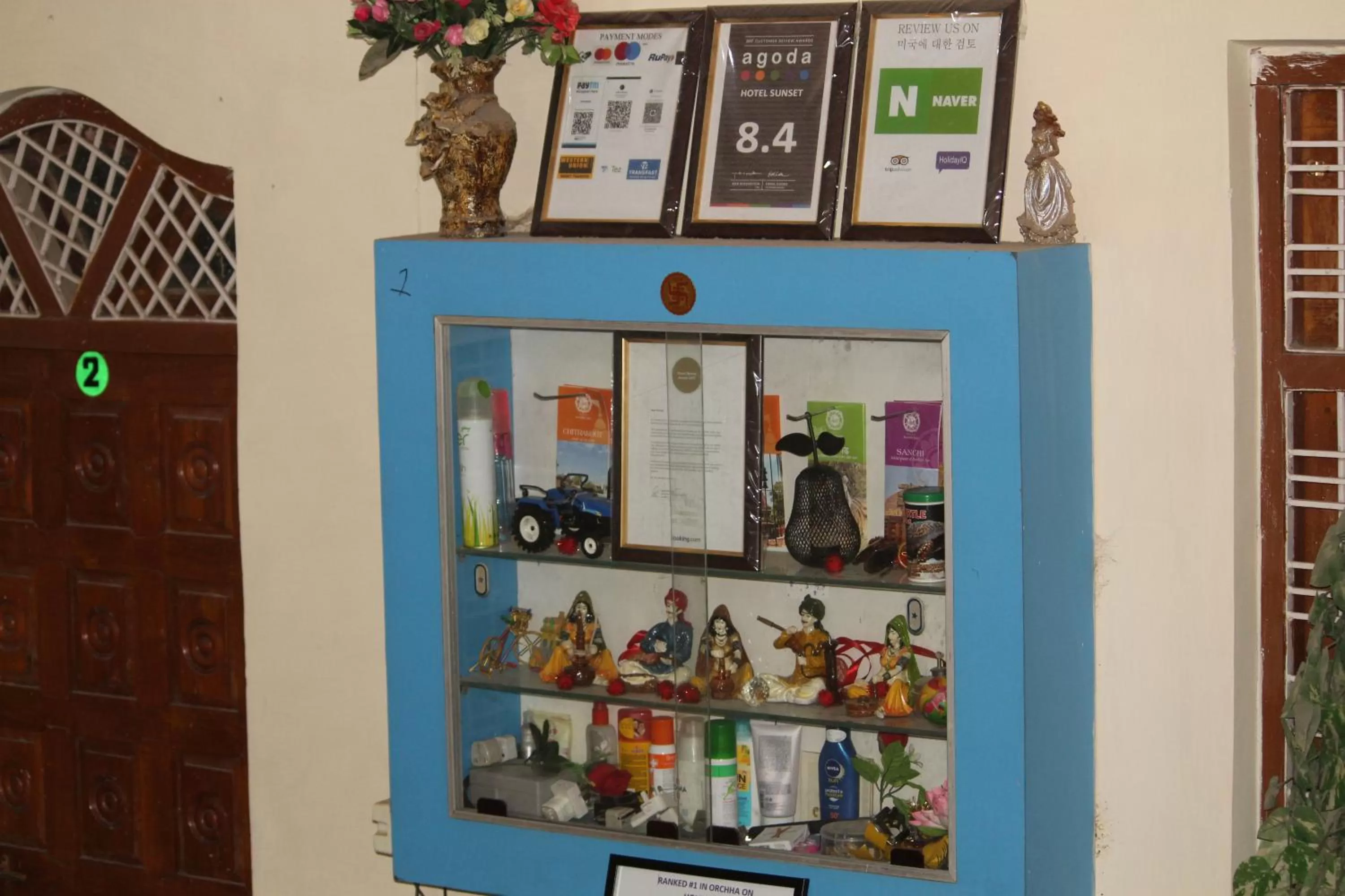 On-site shops in Hotel Sunset