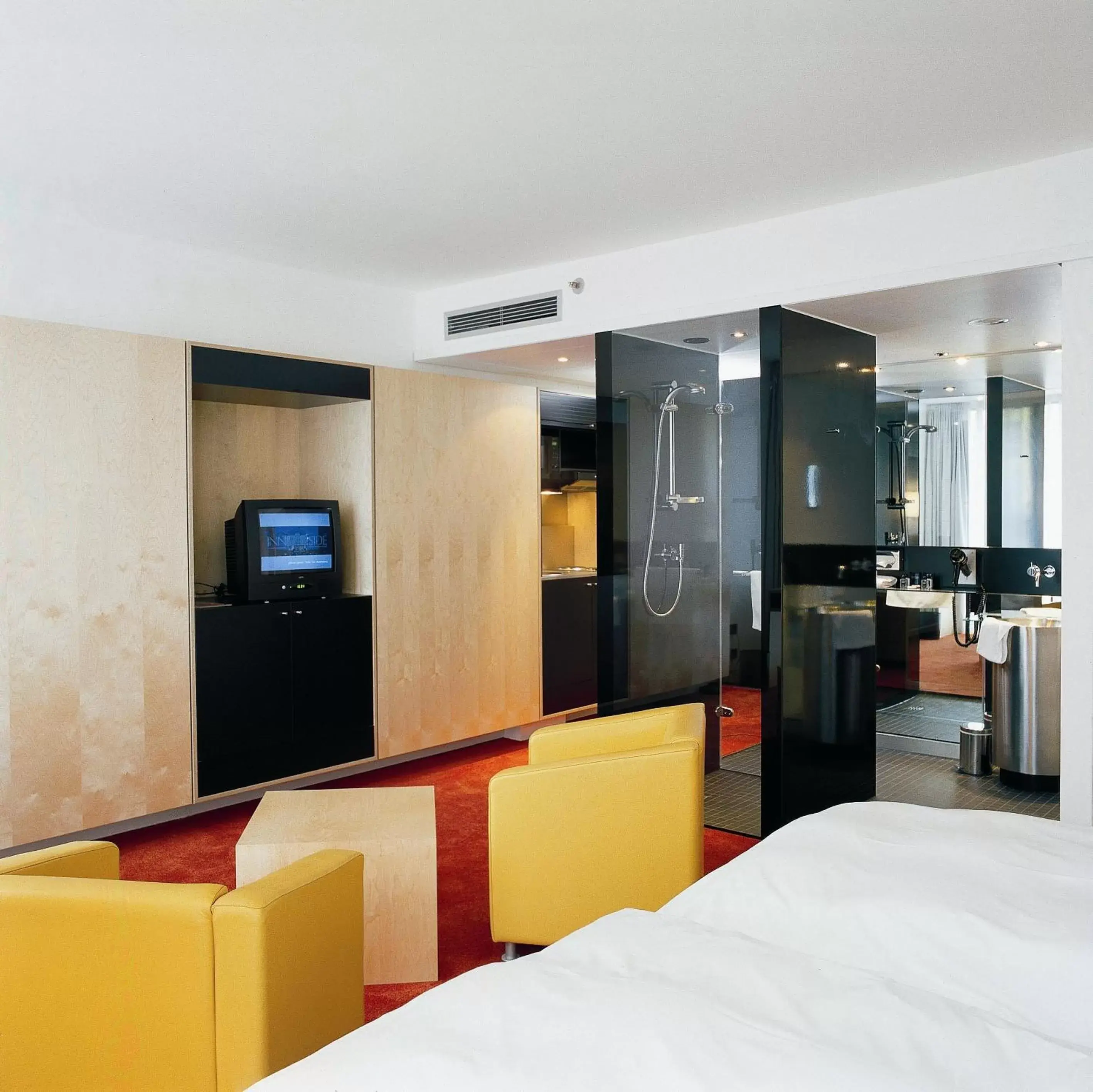 Photo of the whole room in INNSiDE by Meliá Düsseldorf Seestern