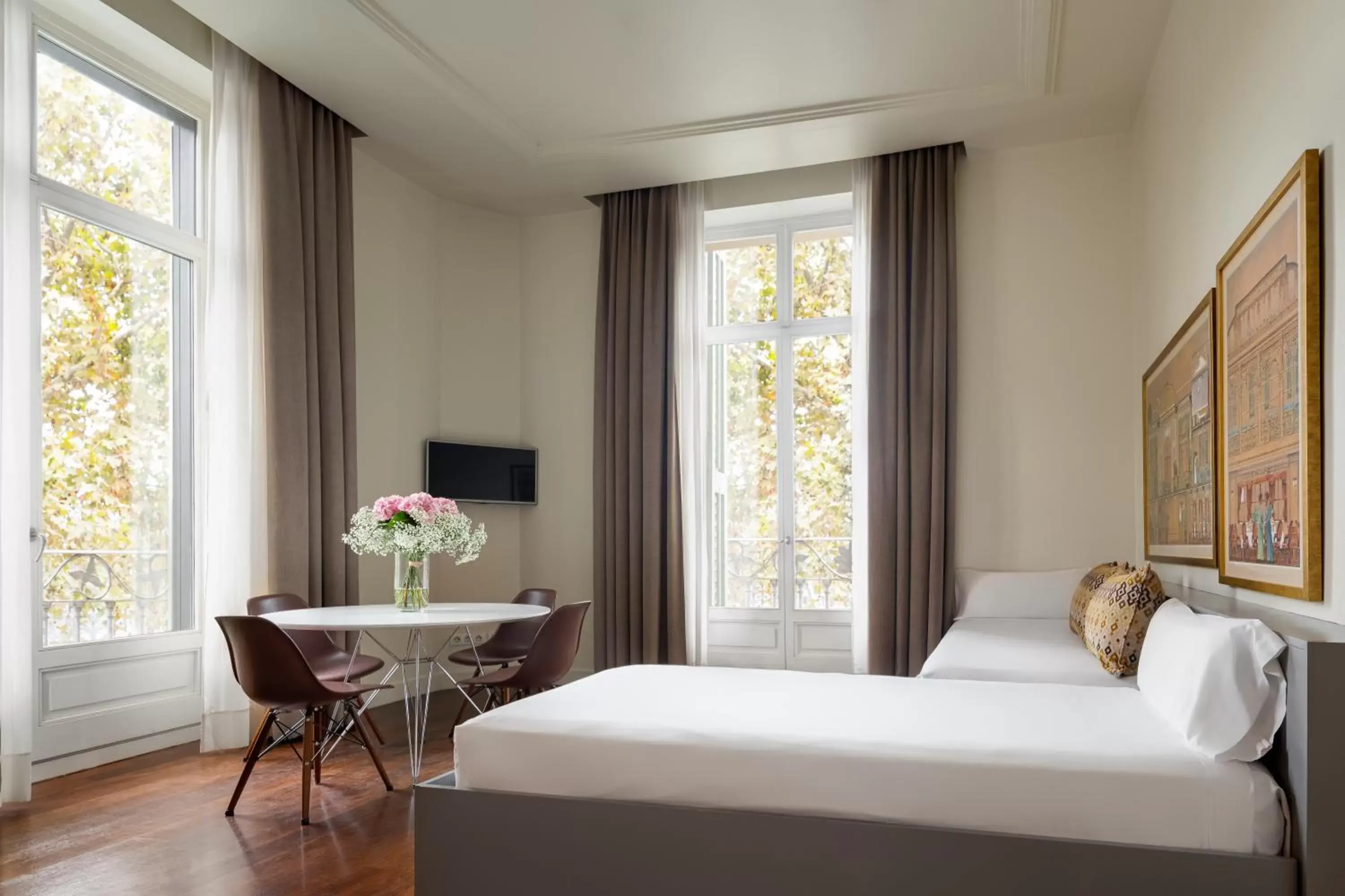 Living room, Bed in Duquesa Suites Barcelona