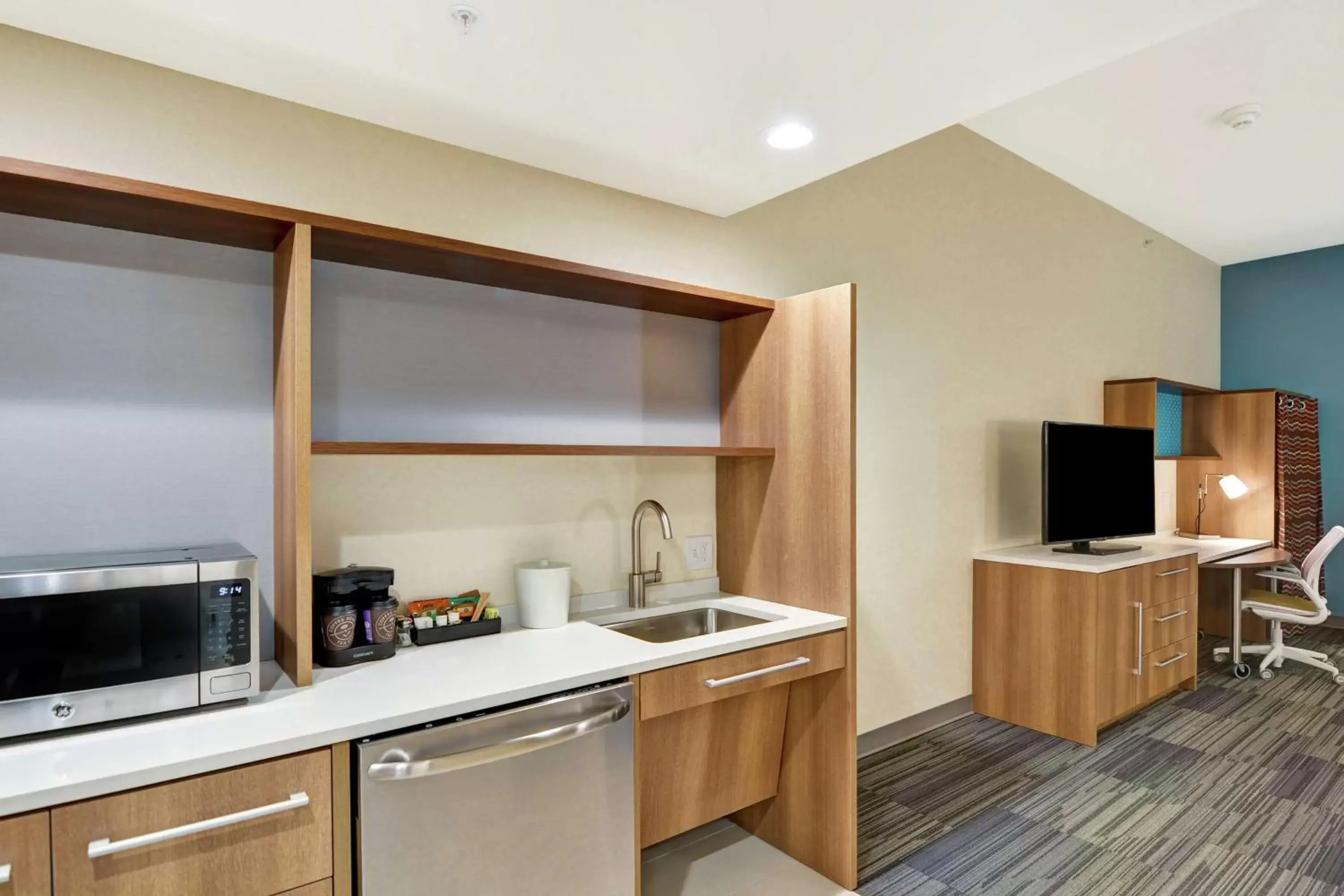 Bedroom, Kitchen/Kitchenette in Home2 Suites By Hilton Dayton Vandalia