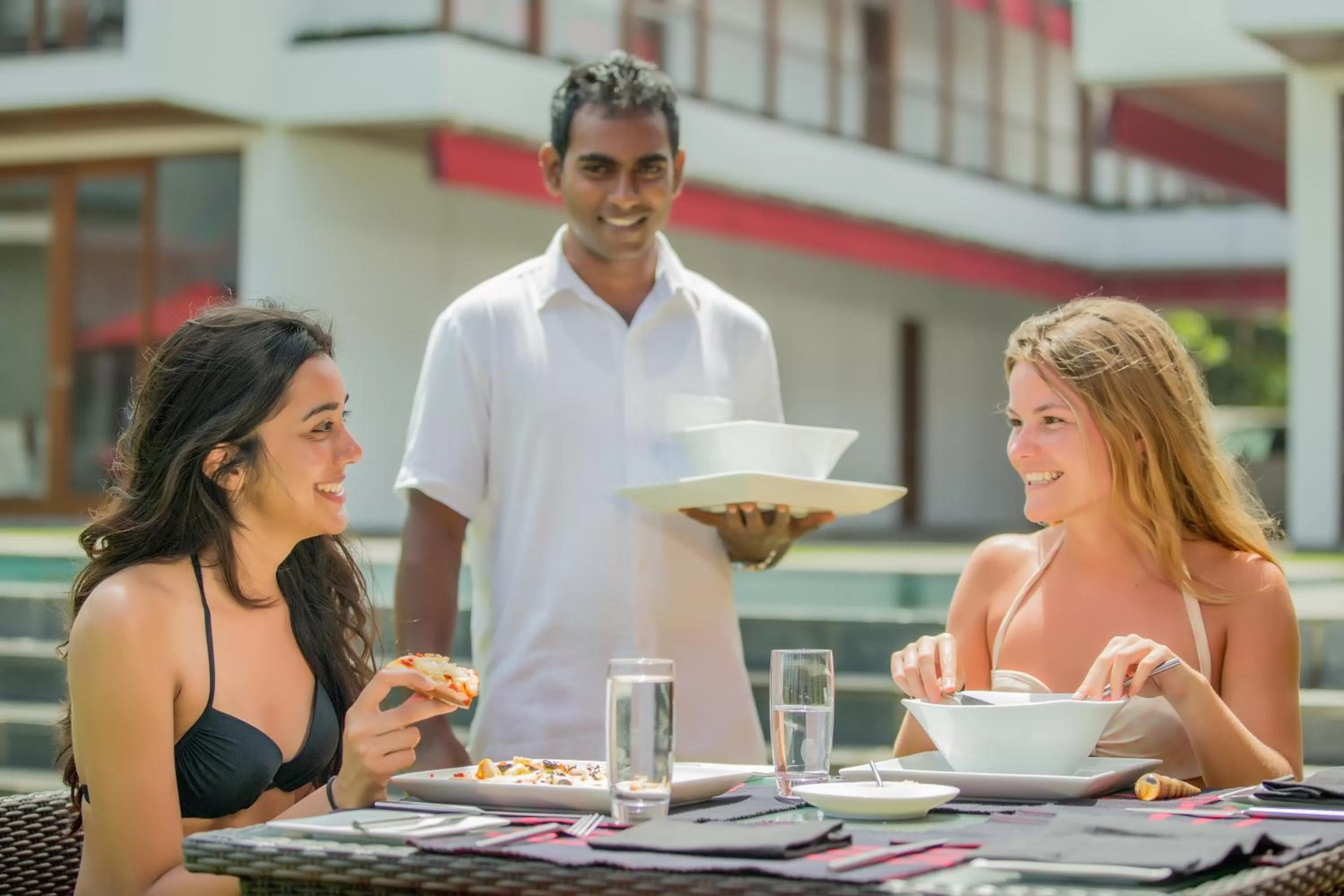 Restaurant/places to eat in W15 Weligama