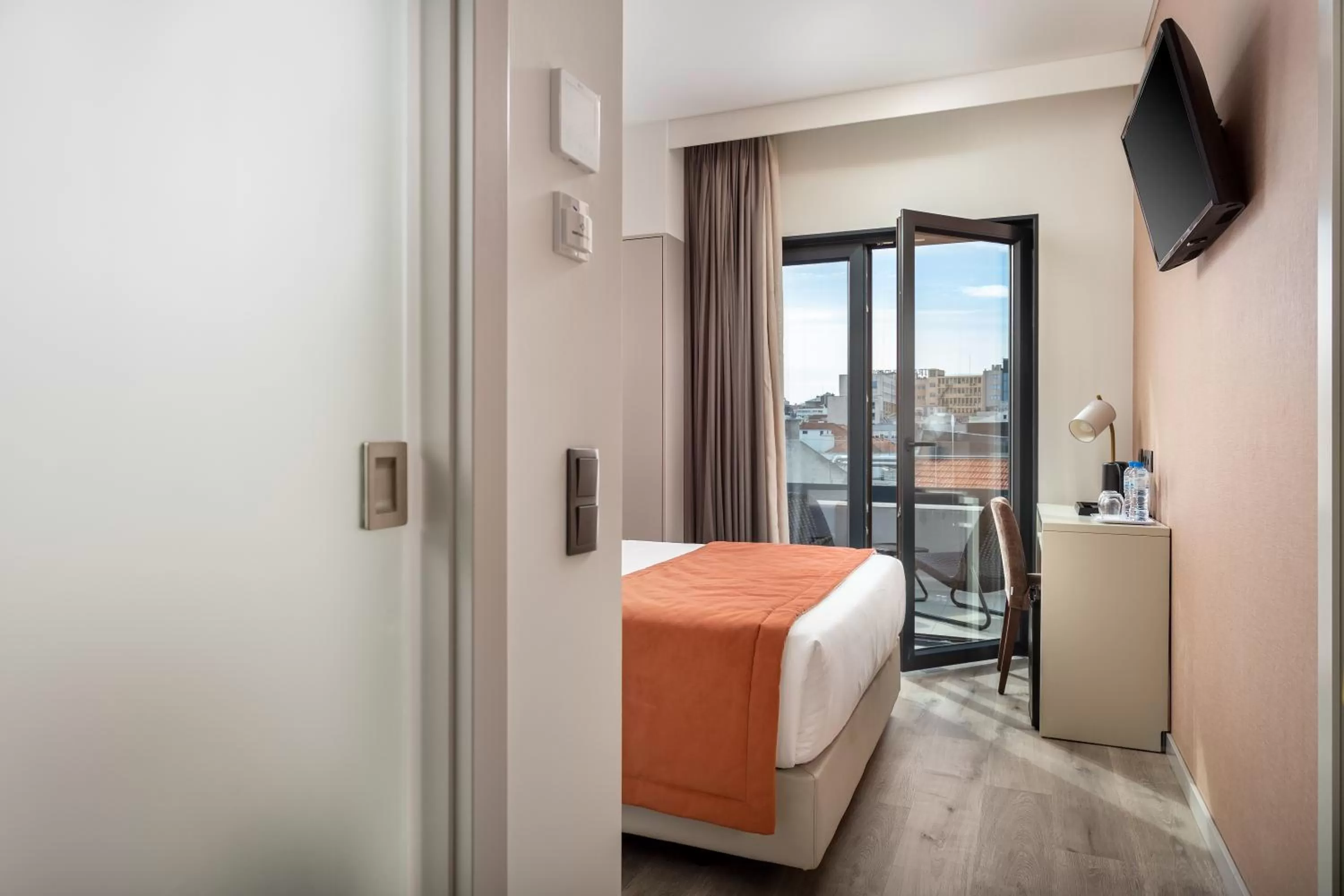 Bedroom, Bed in Empire Marquês Hotel