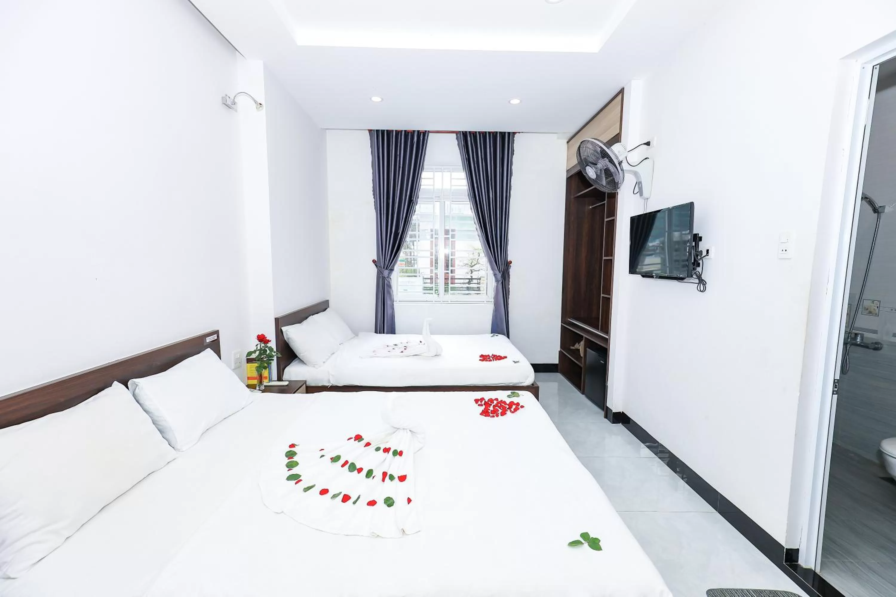 Bedroom in Ciao Hồng Phúc Hotel