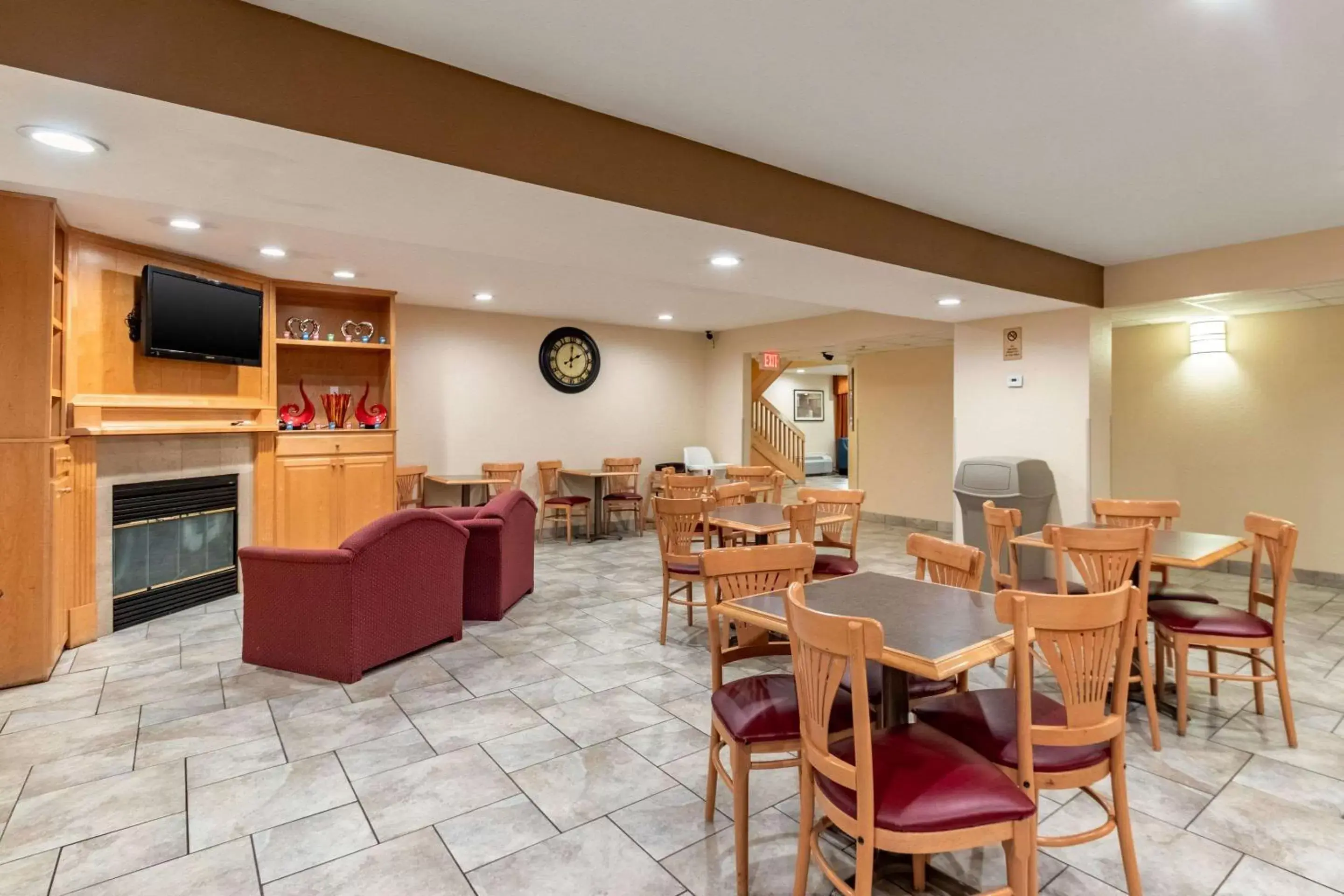 Restaurant/Places to Eat in Quality Inn Newton at I-80