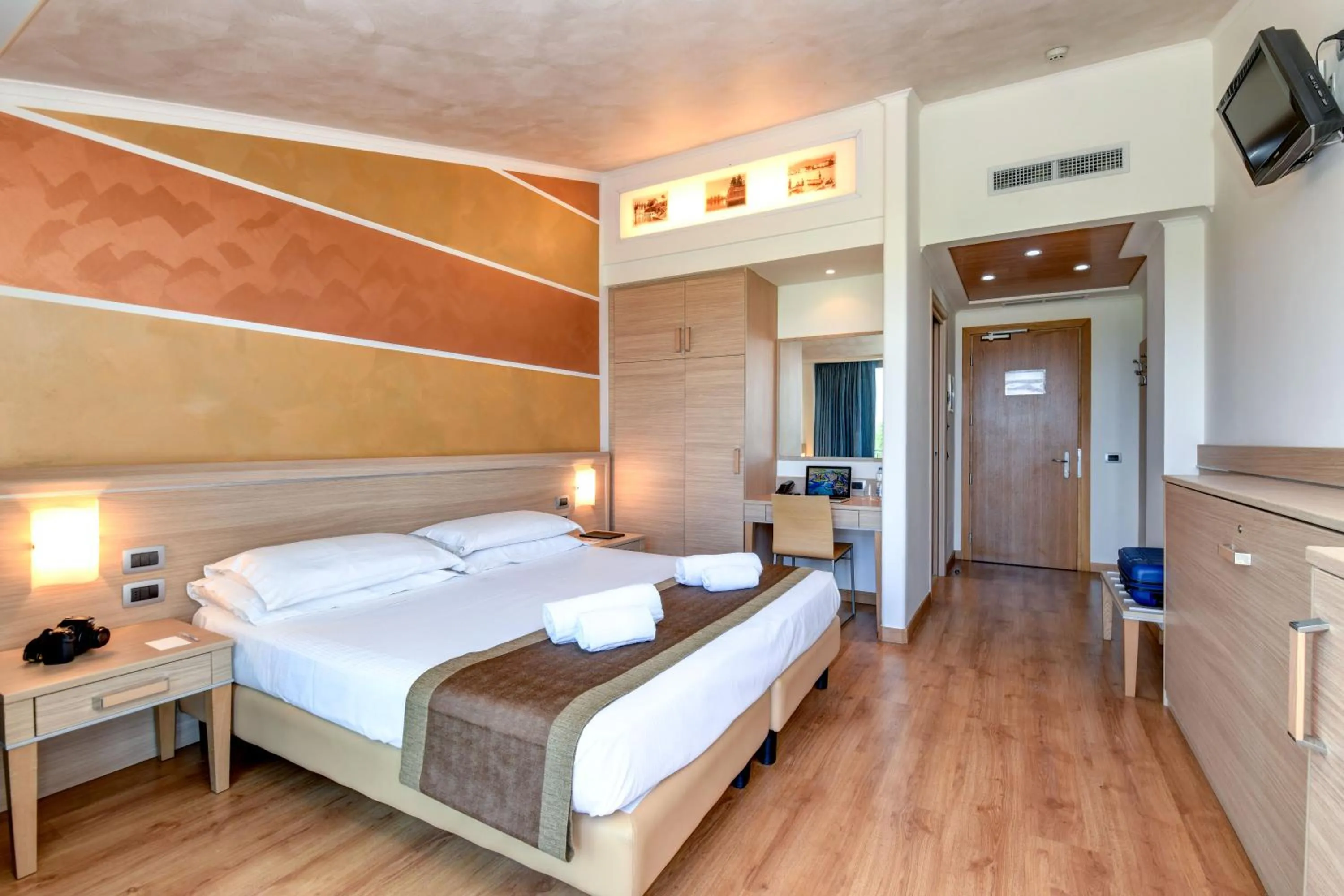 Photo of the whole room, Bed in Hotel Rivus