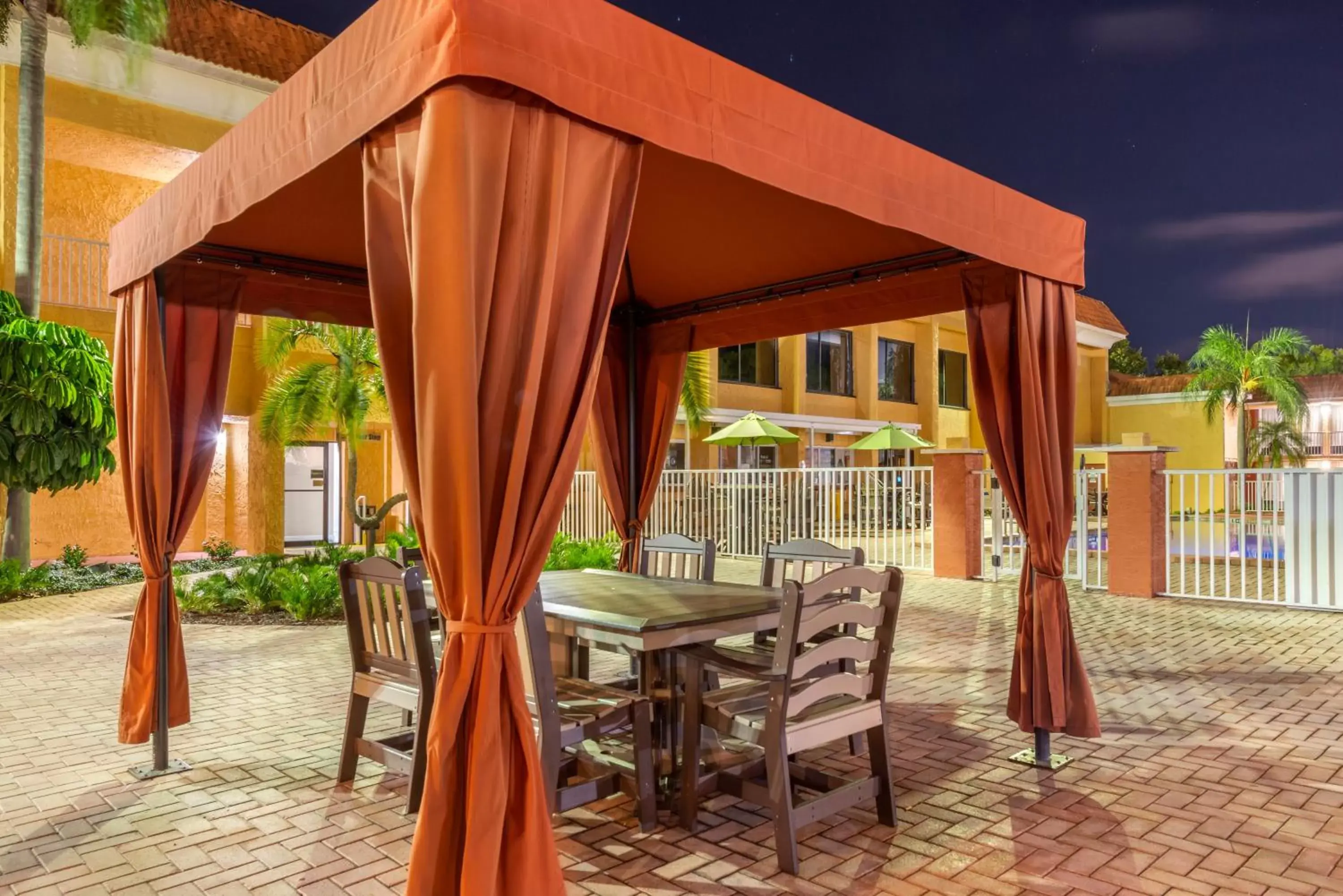 Patio in Quality Inn and Suites Conference Center