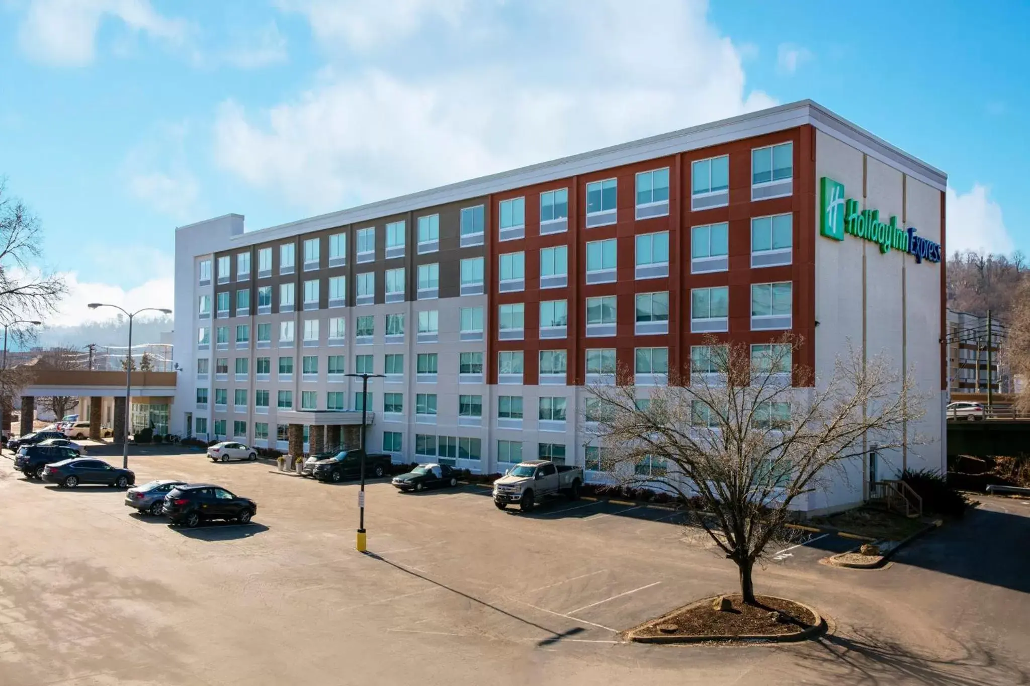 Property Building in Holiday Inn Express Charleston-Civic Center, an IHG Hotel