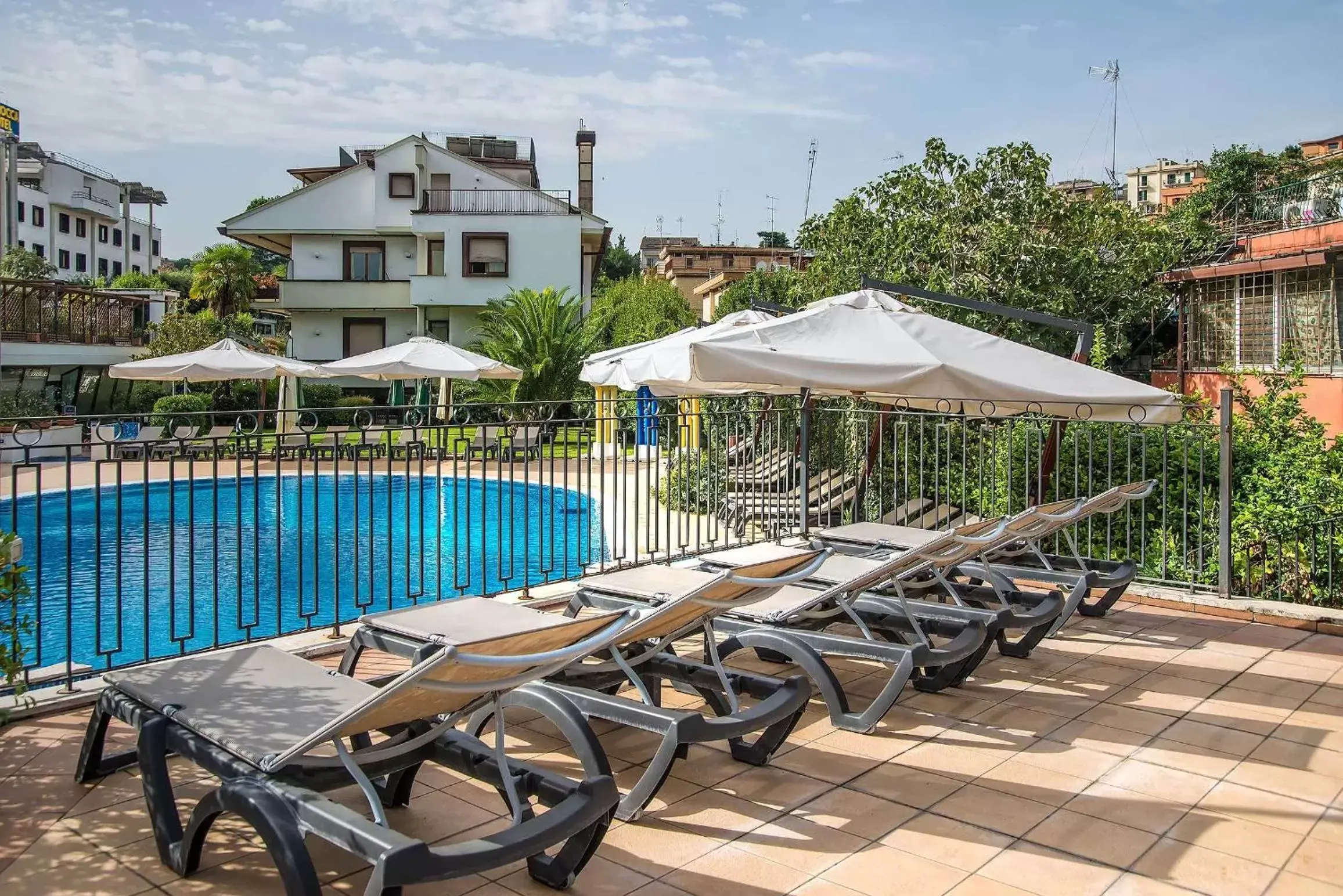 Patio, Swimming Pool in Hotel La Giocca