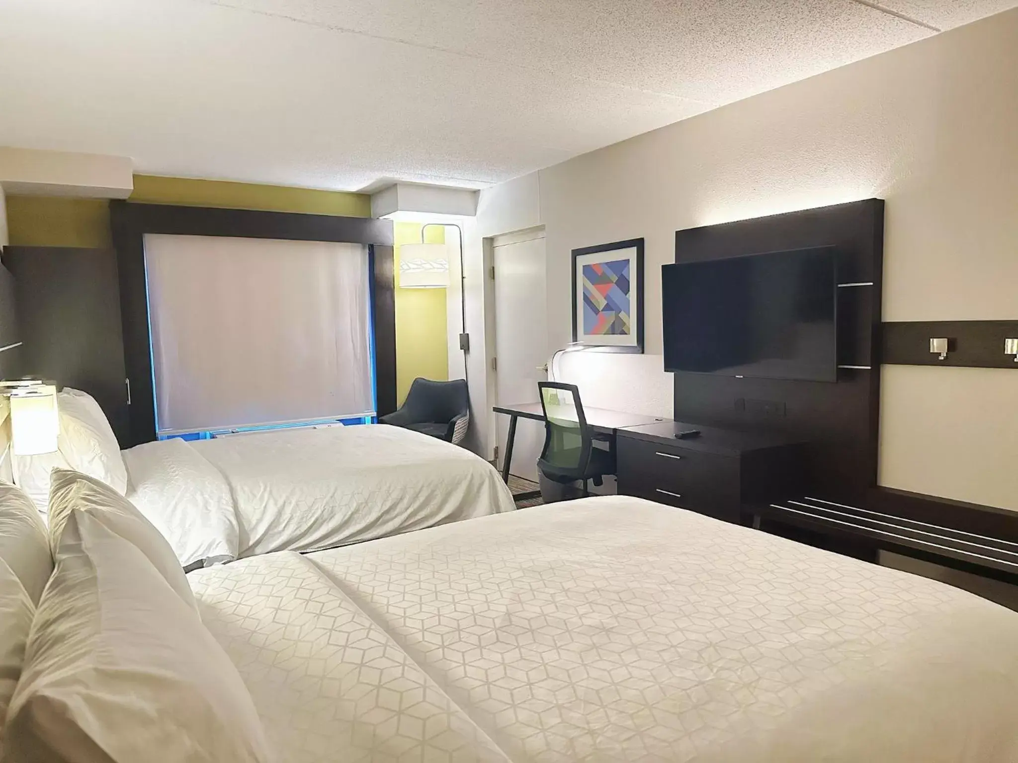 Bed in Holiday Inn Express & Suites - Prospect Heights, an IHG Hotel