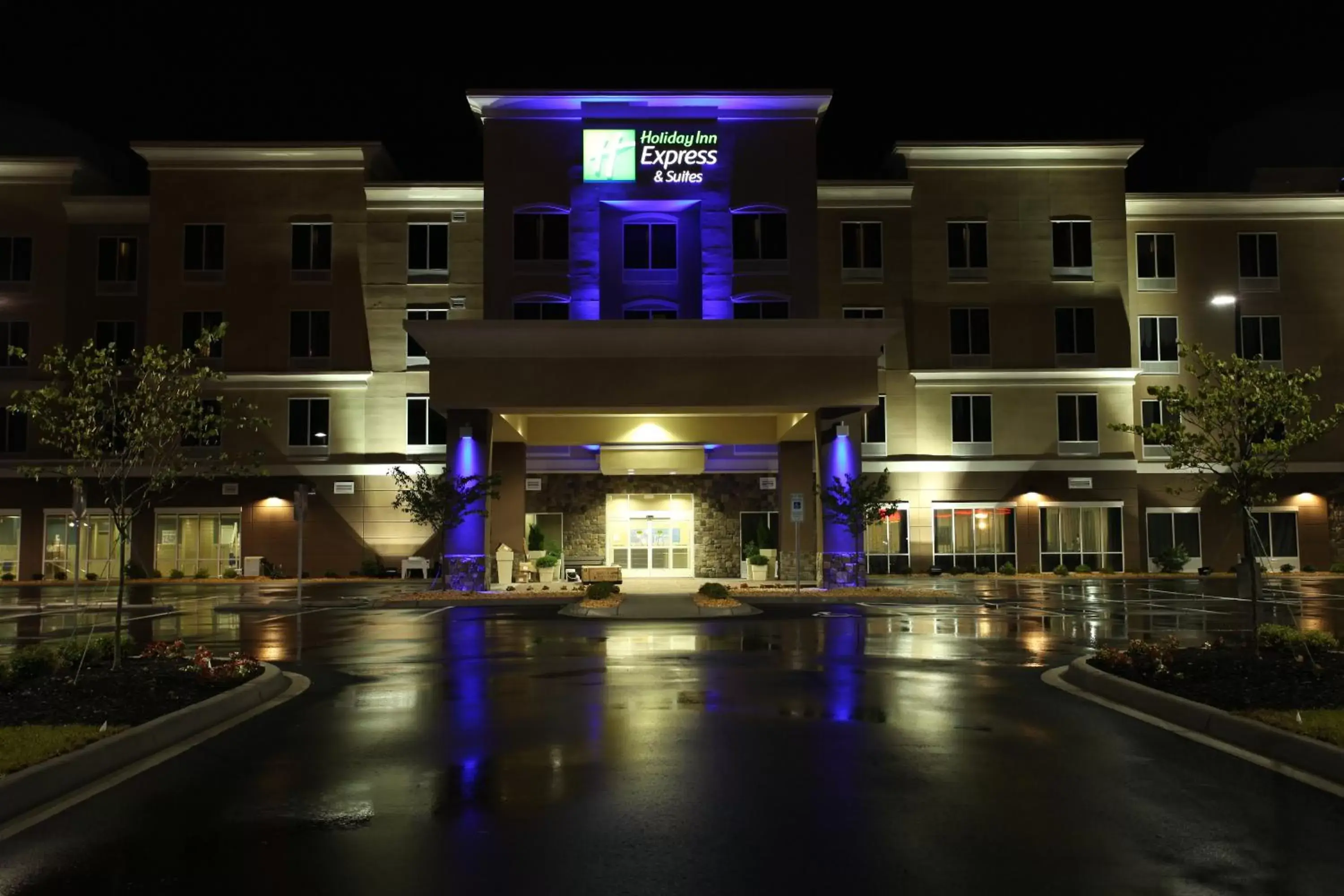 Property Building in Holiday Inn Express Hotel & Suites Goldsboro - Base Area, an IHG Hotel