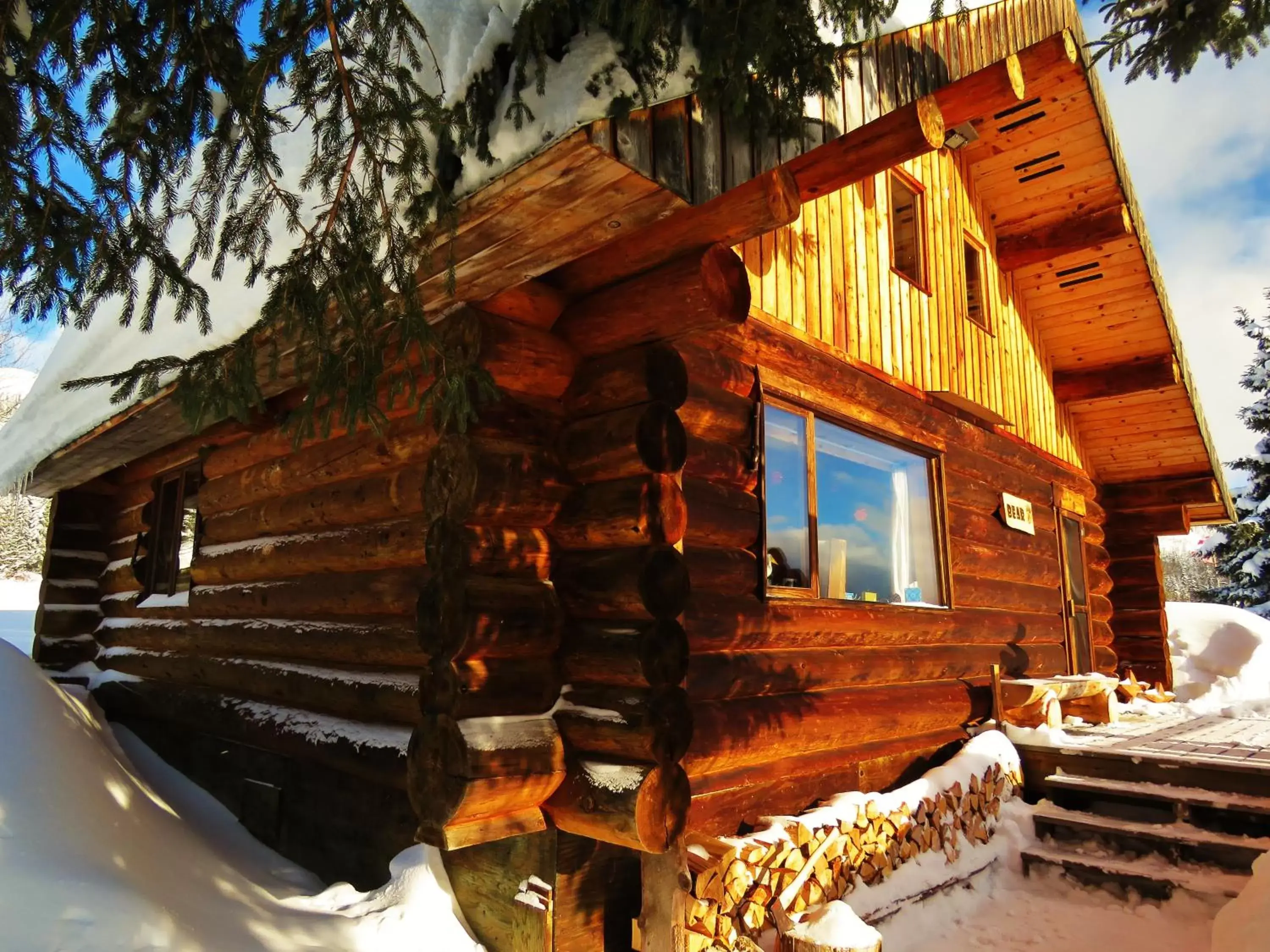 Facade/entrance in Rocky Ridge Resort-BC