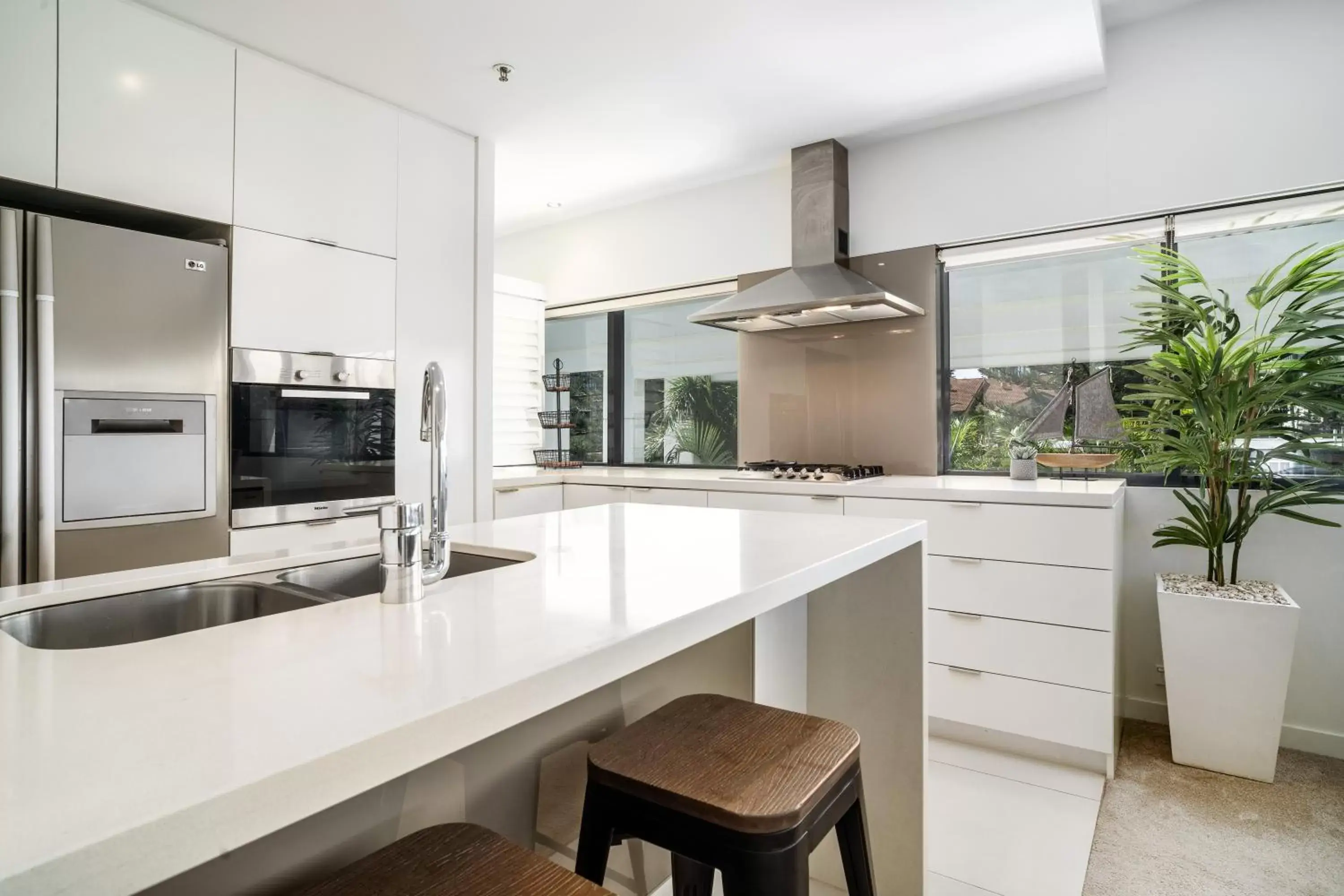 kitchen, Kitchen/Kitchenette in Ultra Broadbeach