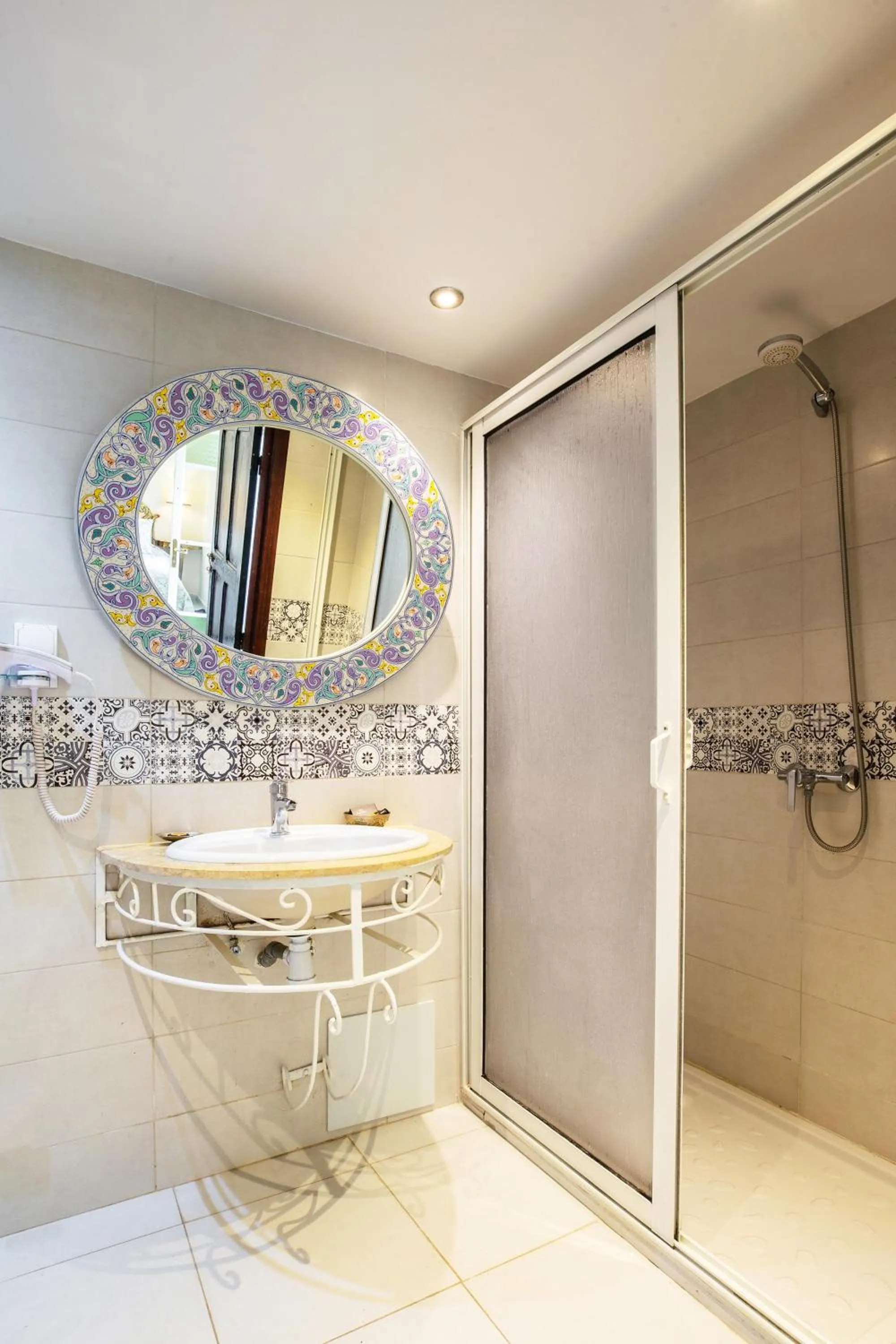 Shower in Dar Kika Salam By DKS