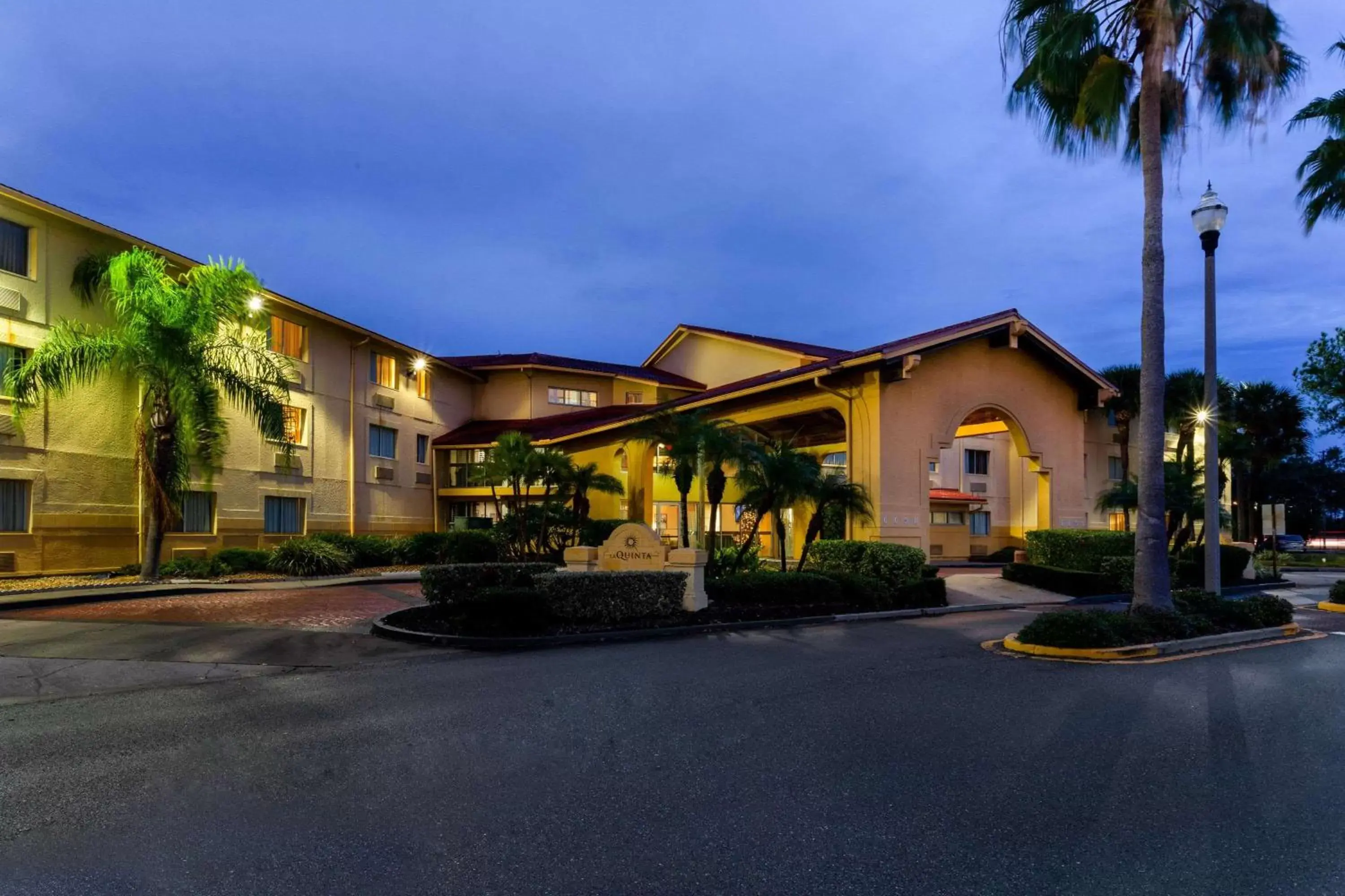 Property building in La Quinta by Wyndham St. Pete-Clearwater Airport Property building in La Quinta by Wyndham St. Pete-Clearwater Airport