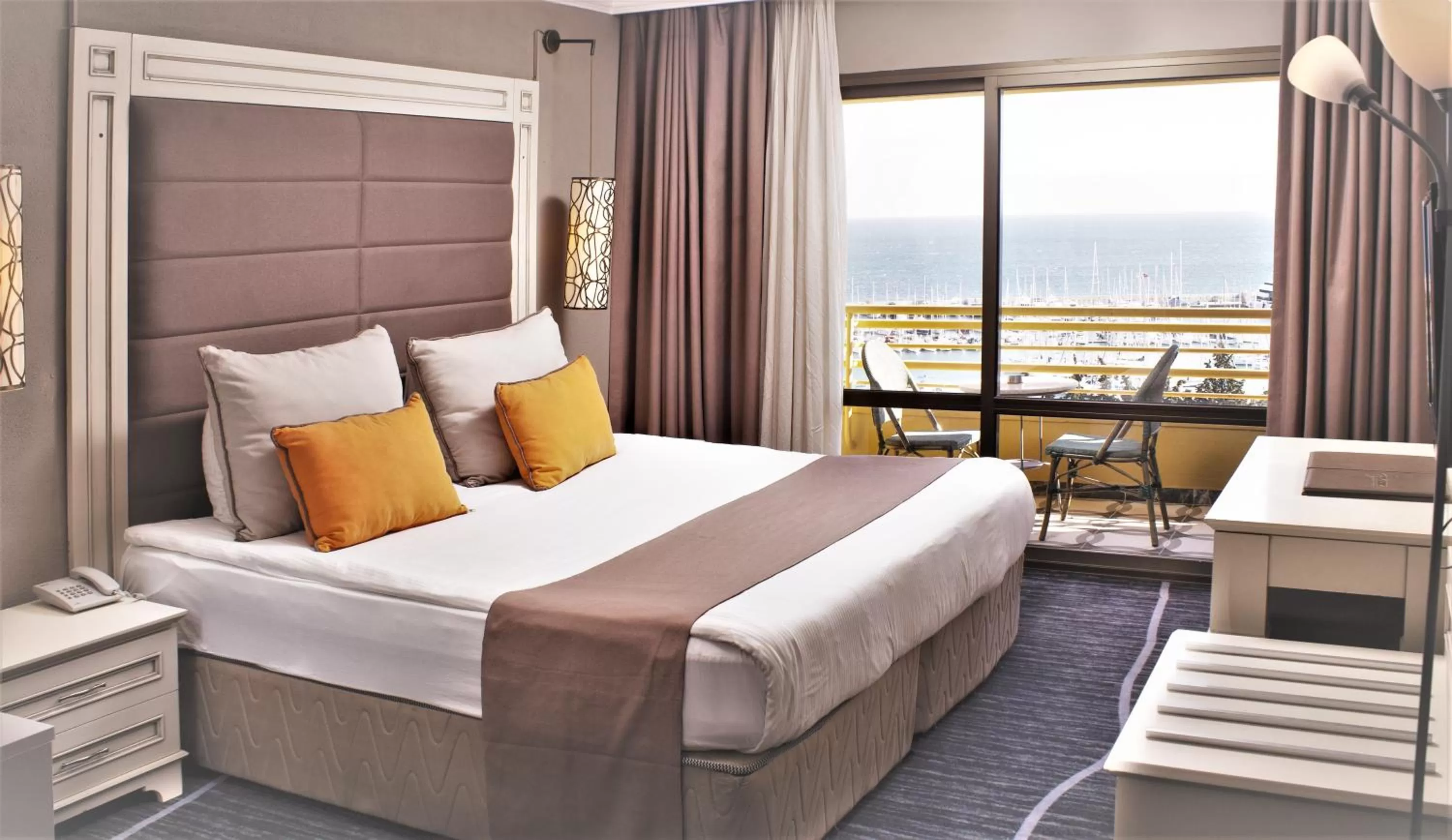 Bed in Suhan Seaport Hotel