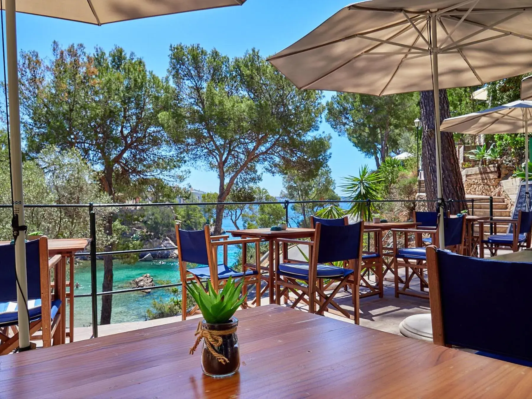 Lounge or bar, Balcony/Terrace in Hotel Petit Cala Fornells