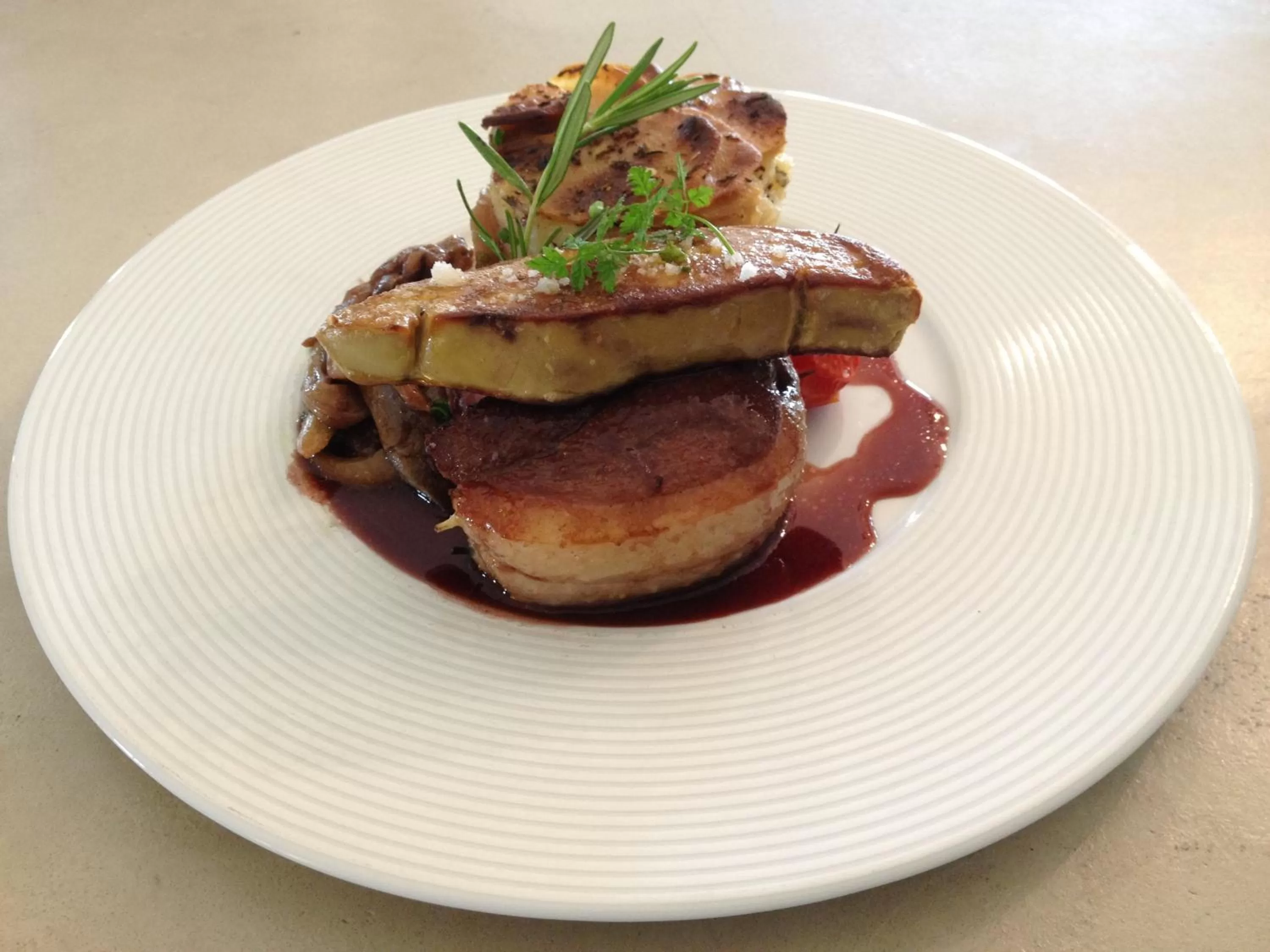 Dinner in Domaine de Bellevue, The Originals Relais