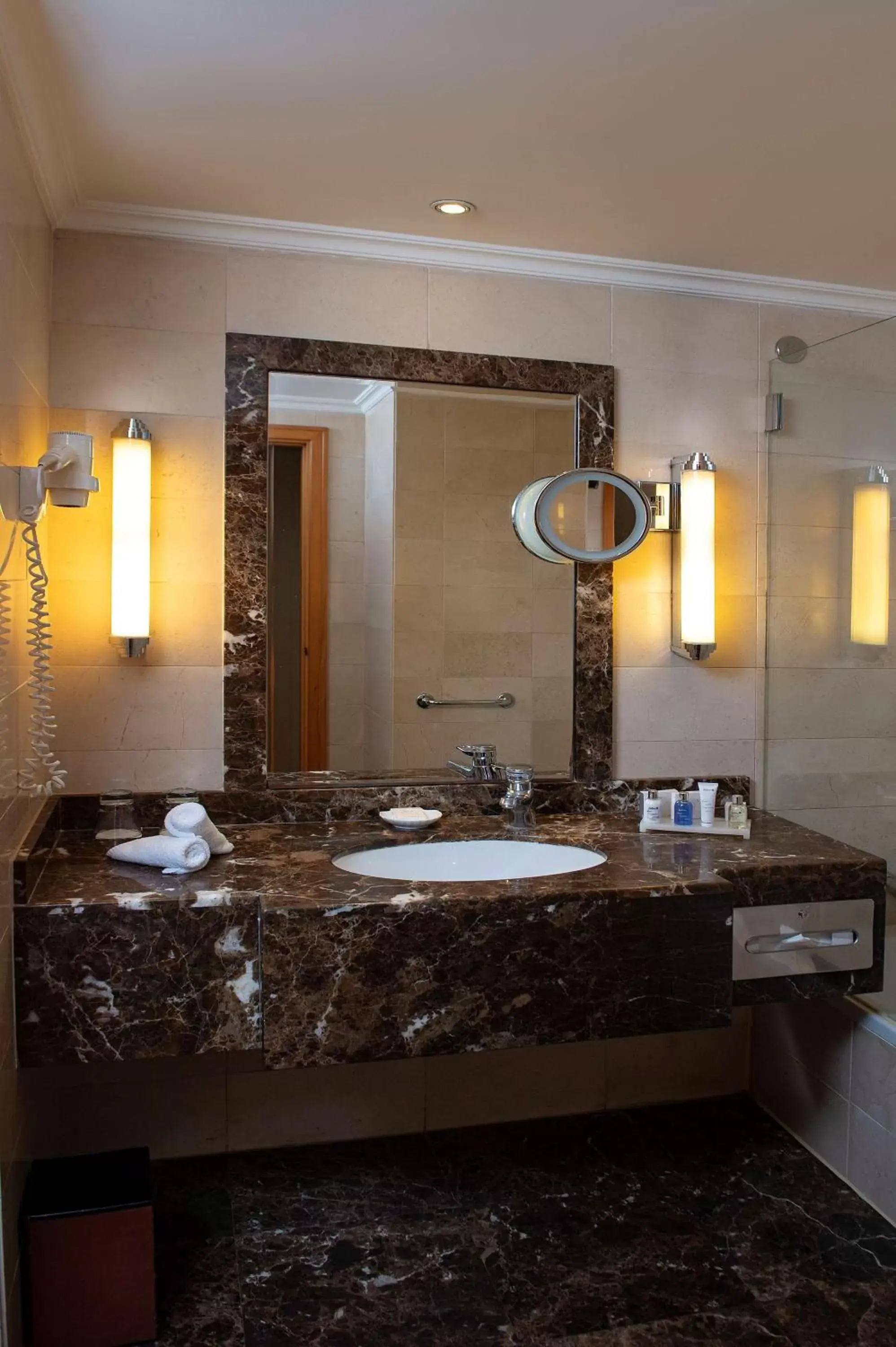 Bathroom in Radisson Blu Martinez Beirut