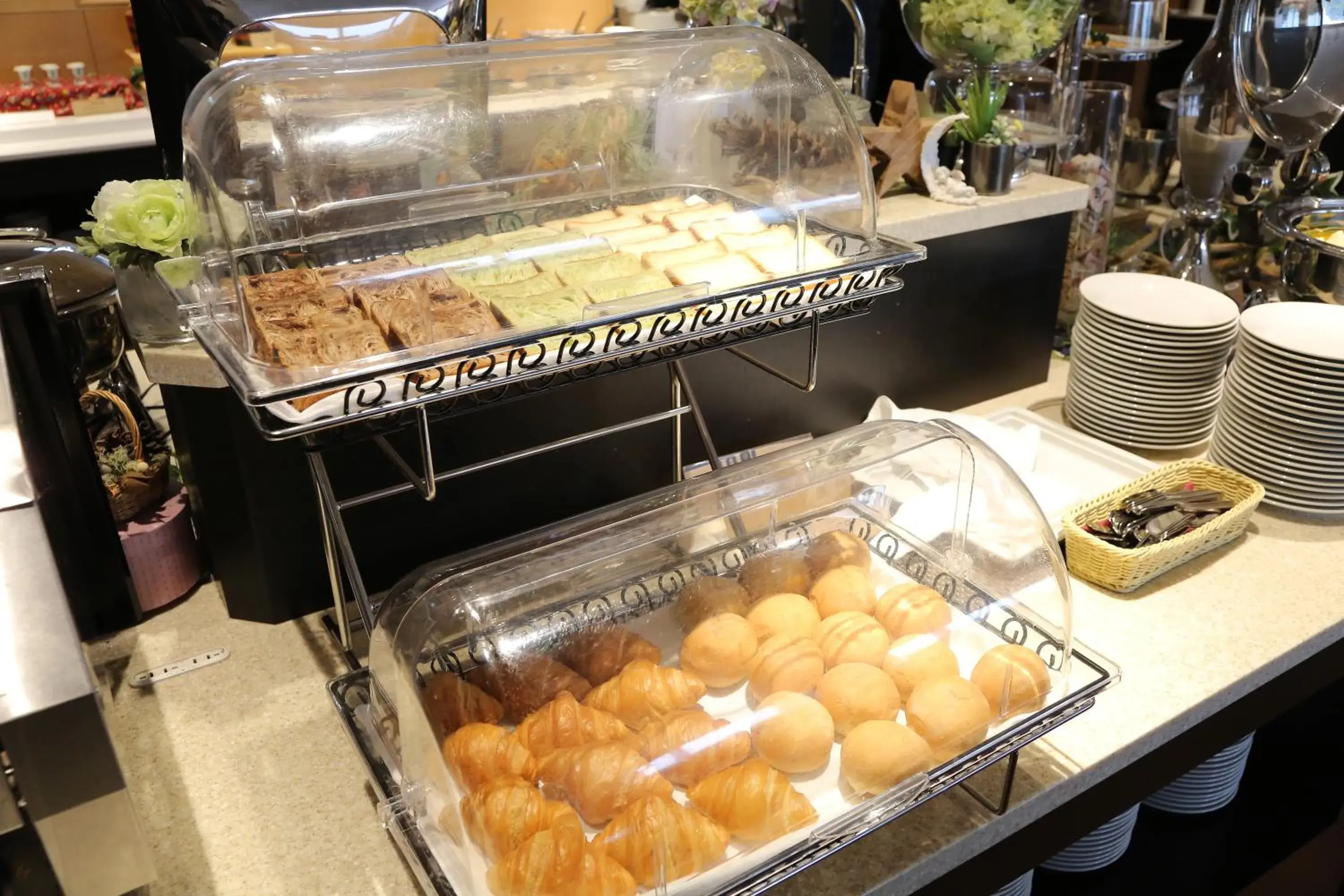 Breakfast, Food in Daiwa Roynet Hotel Wakayama Castle