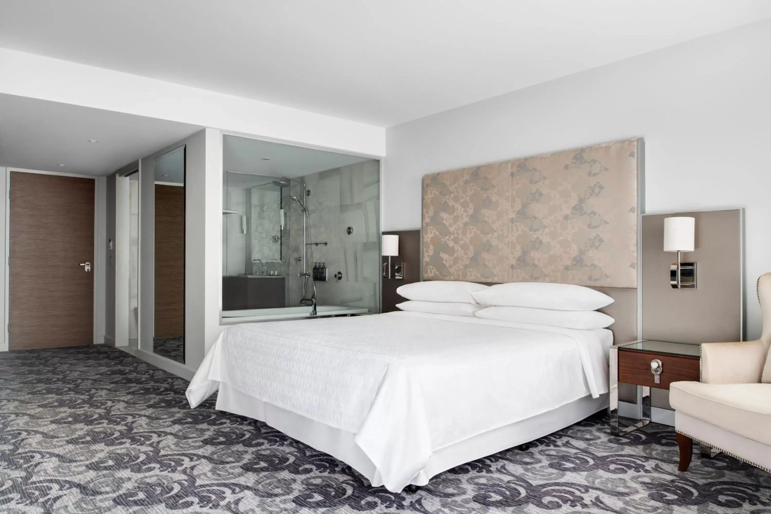 Bedroom, Bed in Sheraton Melbourne Hotel