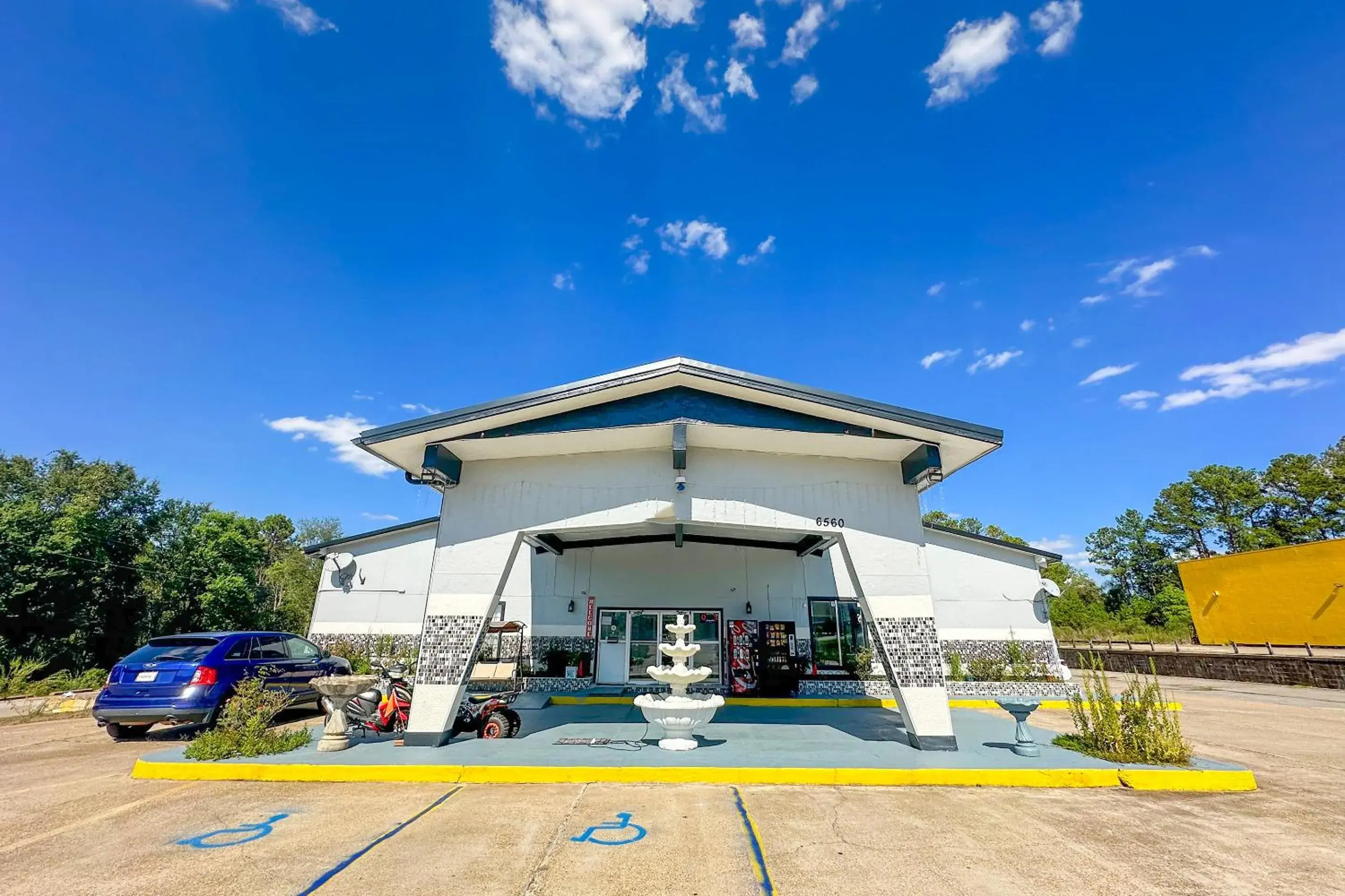 Property Building in Paradise Inn By OYO Hattiesburg North