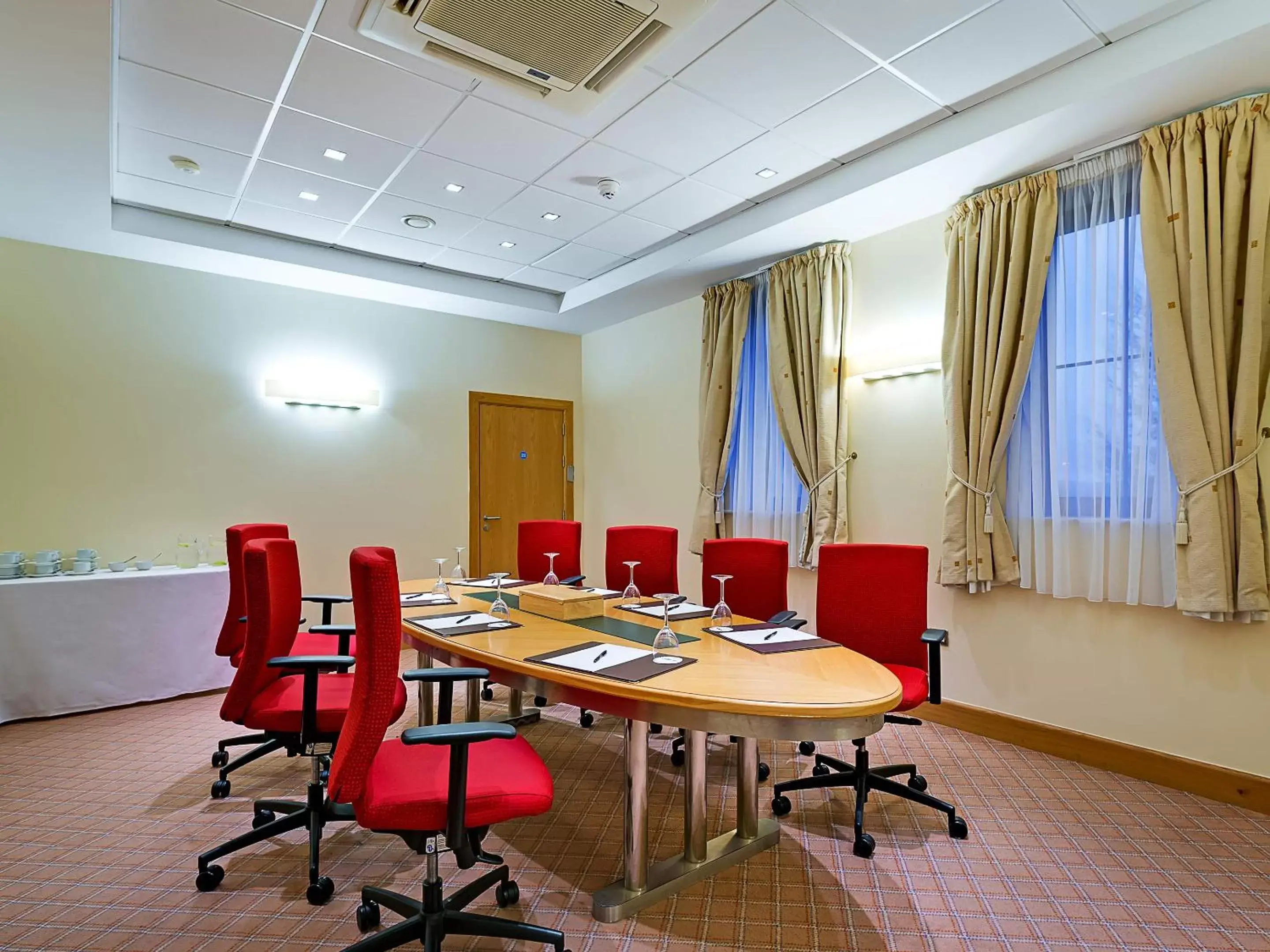 Meeting/conference room in Great National Ballykisteen Golf Hotel