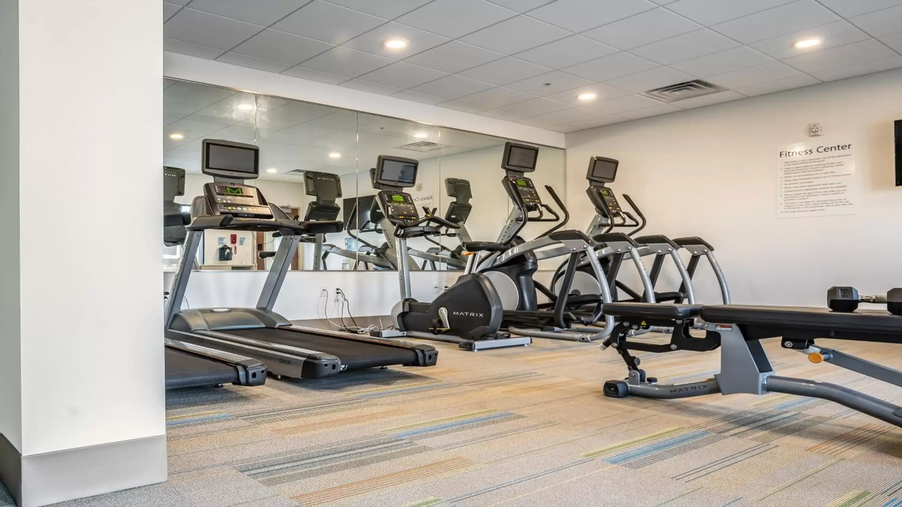 Spa and wellness centre/facilities, Fitness Center/Facilities in Holiday Inn Express & Suites Platteville, an IHG Hotel