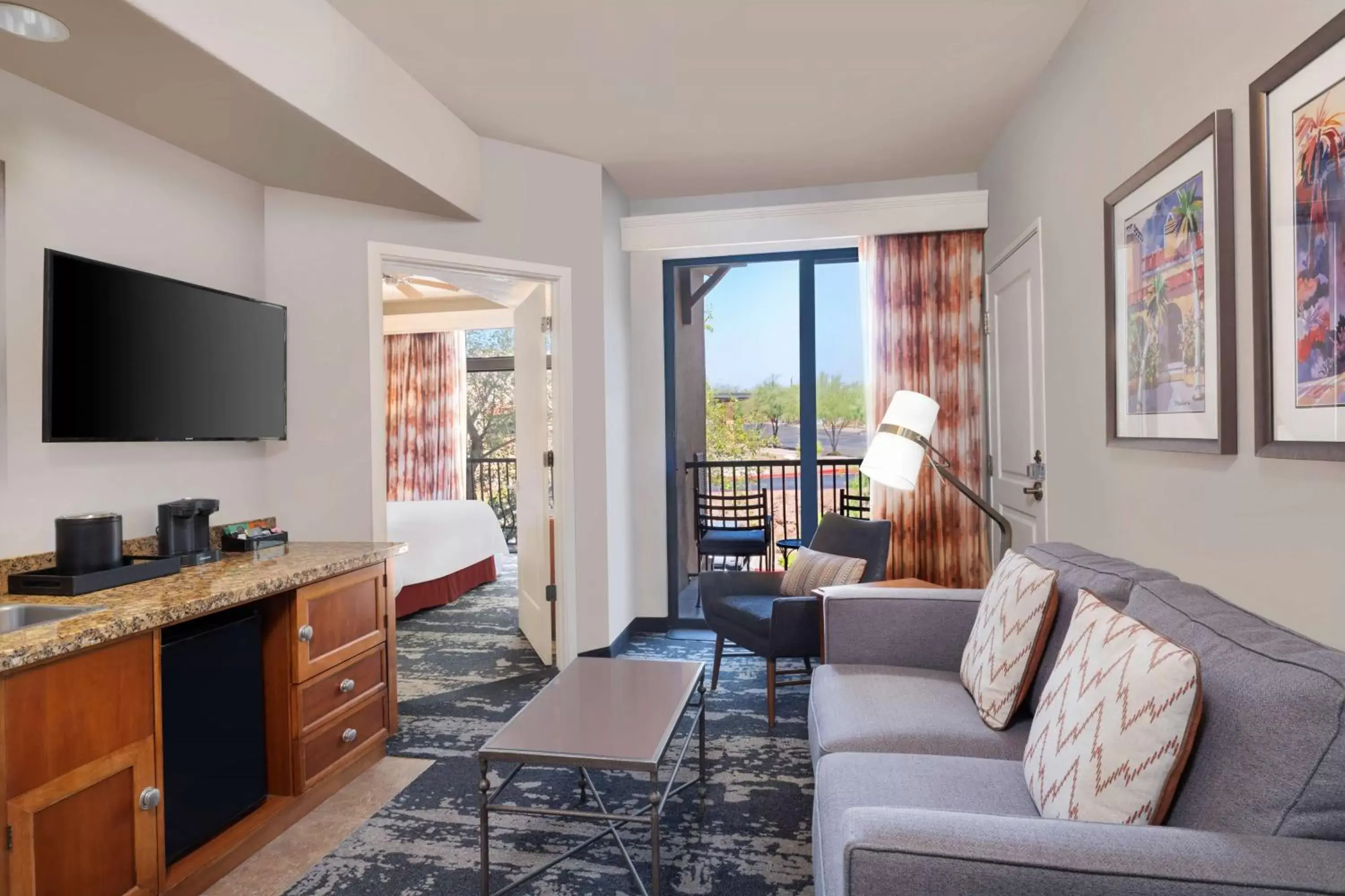 Living room, Seating Area in Embassy Suites Tucson - Paloma Village