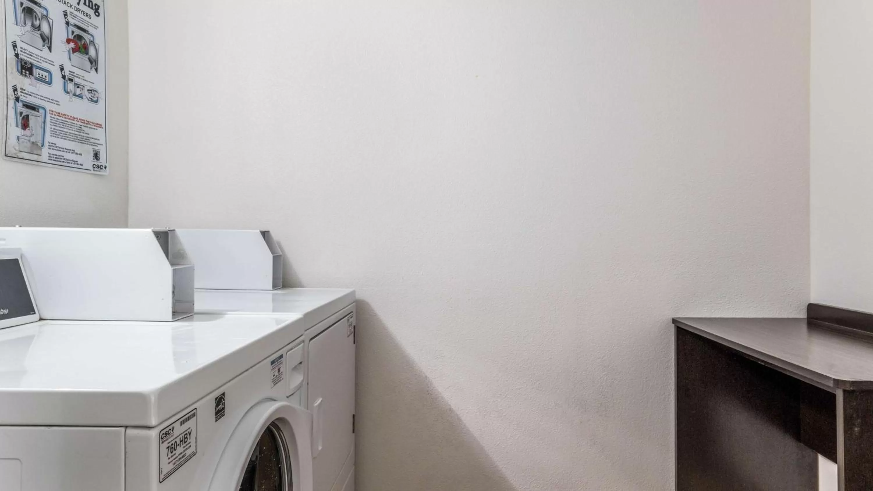 Property building in Motel 6-Elk Grove Village, IL