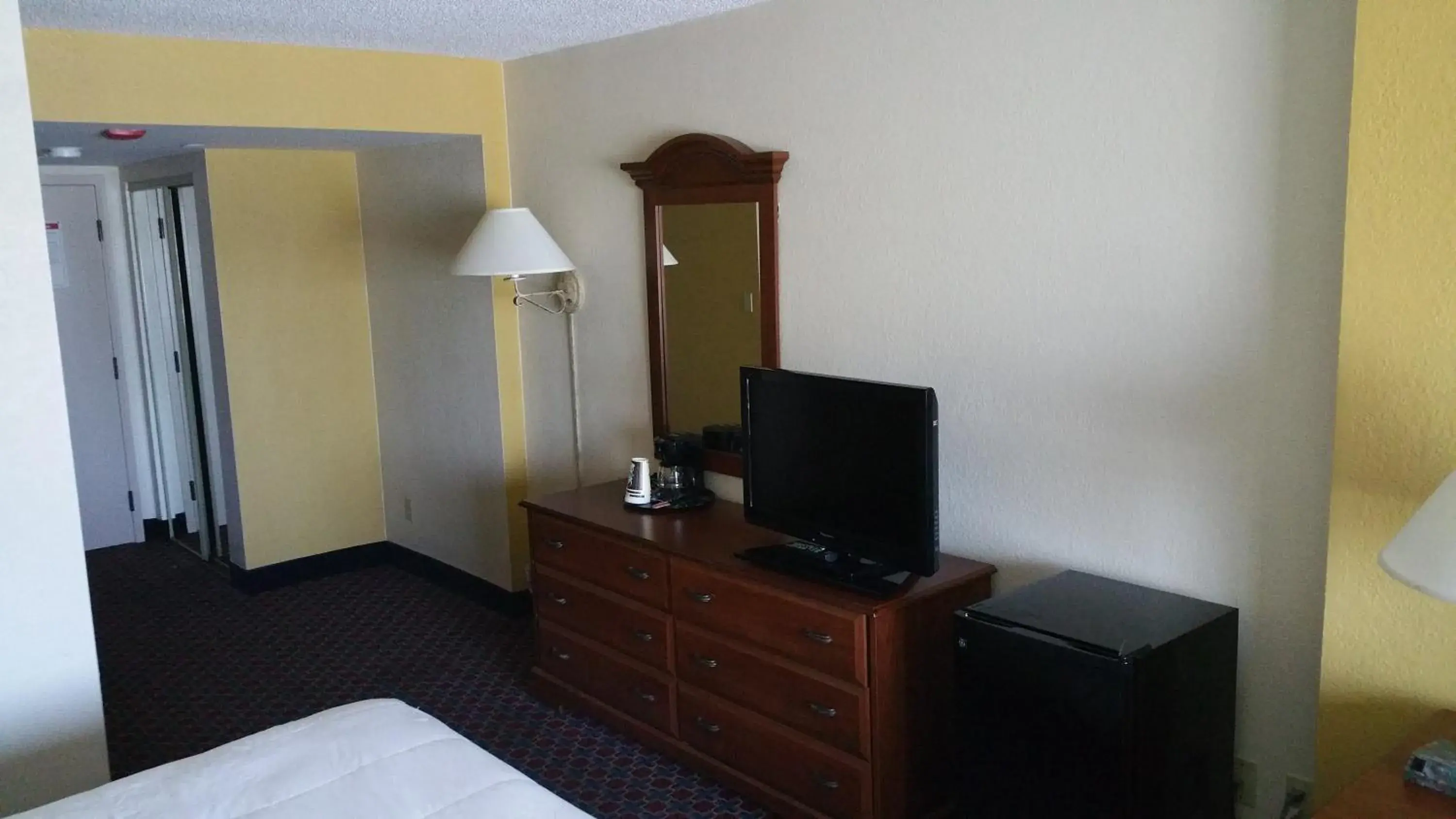 Other, TV/Entertainment Center in Imperial Swan Hotel and Suites Lakeland