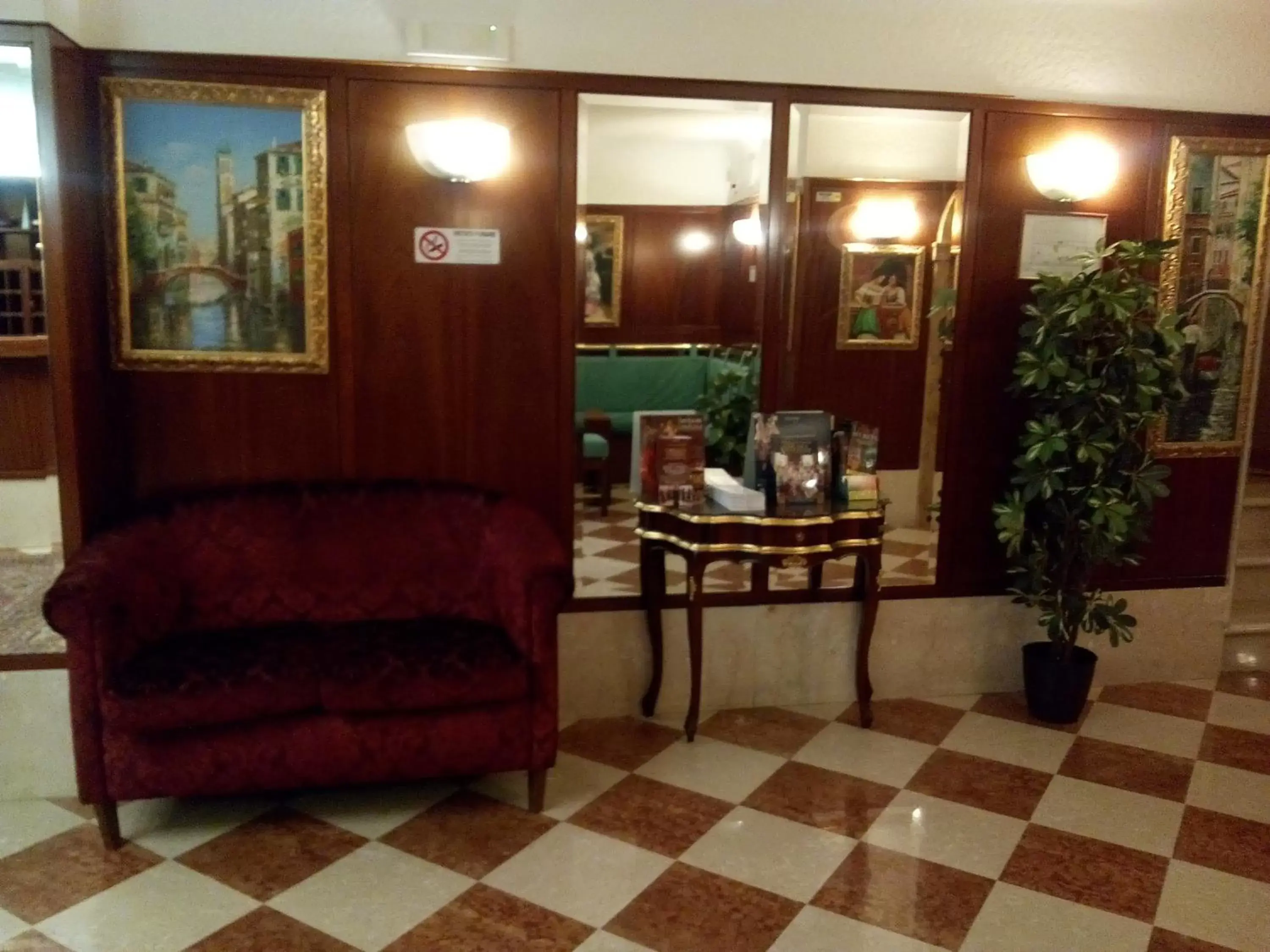 Lobby or reception, Seating Area in Hotel Diana