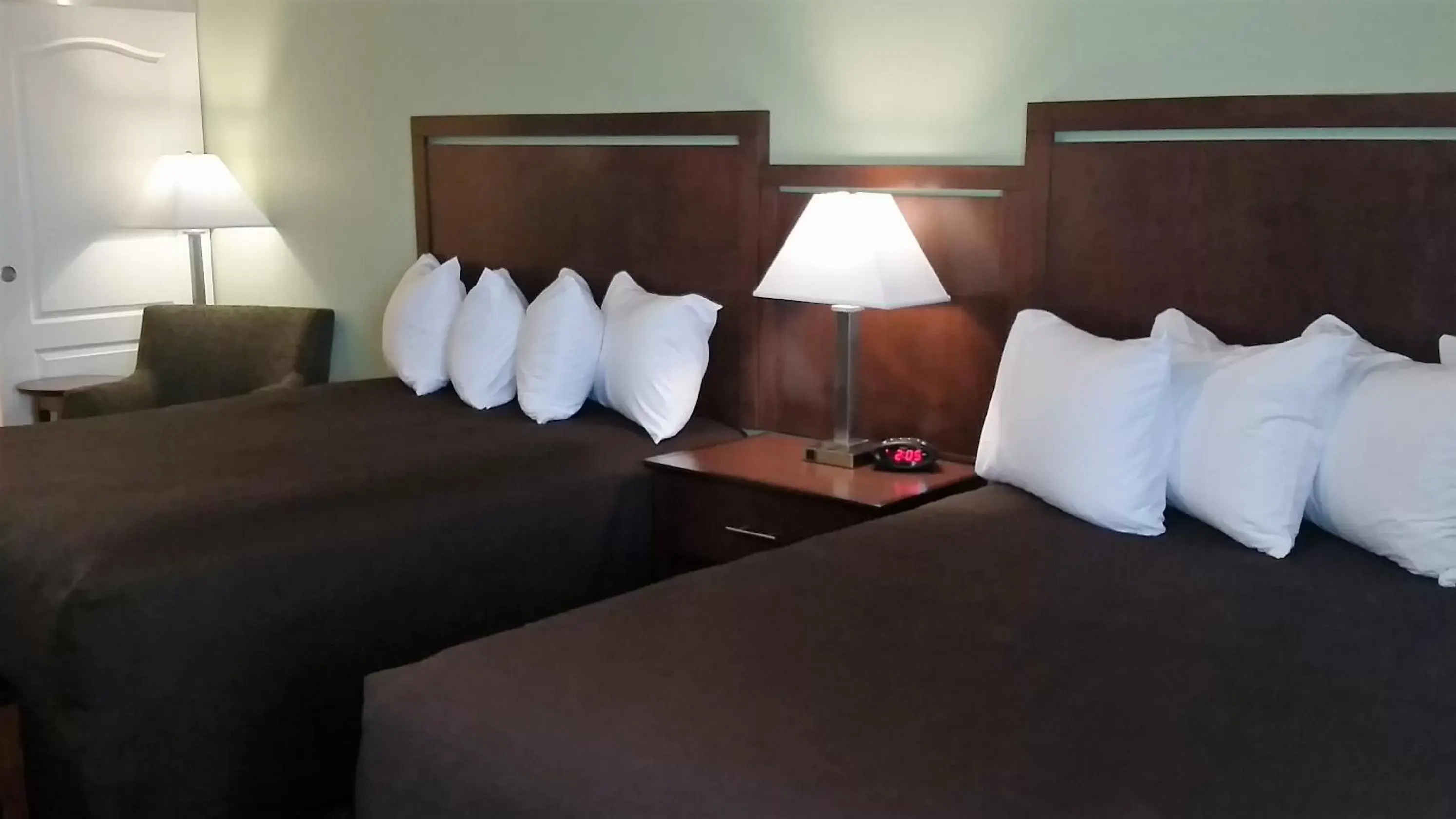 Bedroom, Bed in Ledgestone Hotel Elko