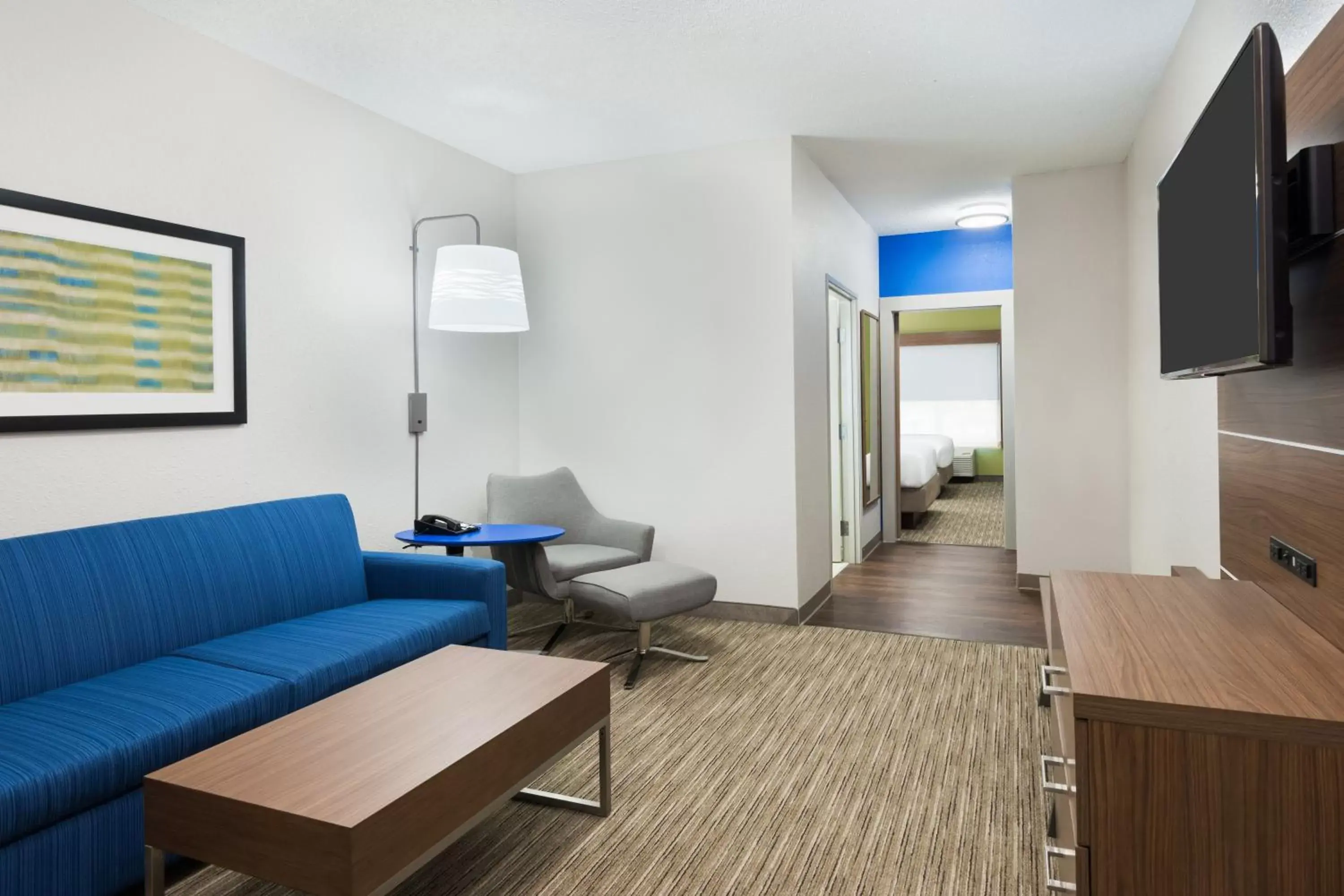 Photo of the whole room, Seating Area in Holiday Inn Express & Suites - Columbus Airport East, an IHG Hotel