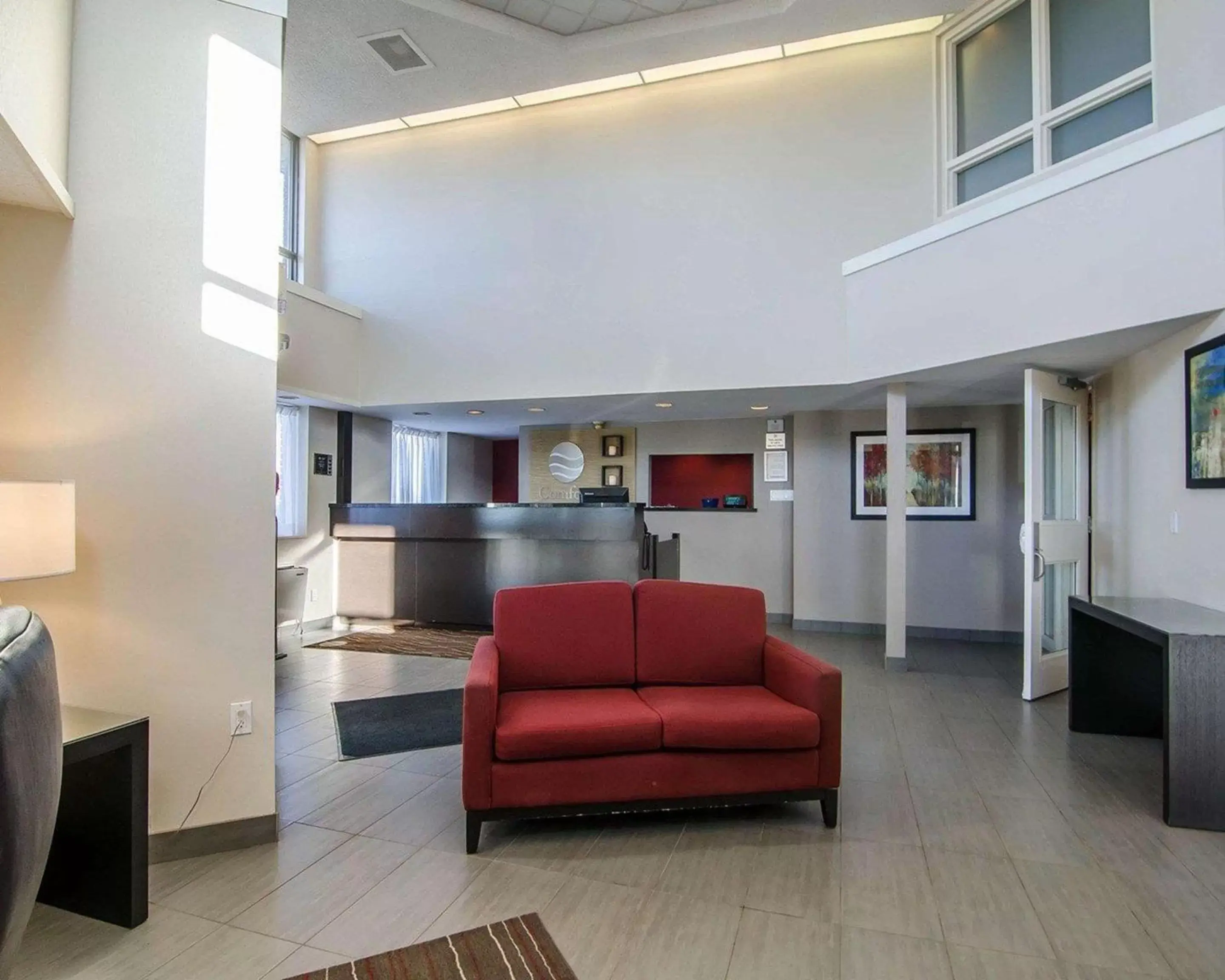 Lobby or reception, Seating Area in Comfort Inn Regina