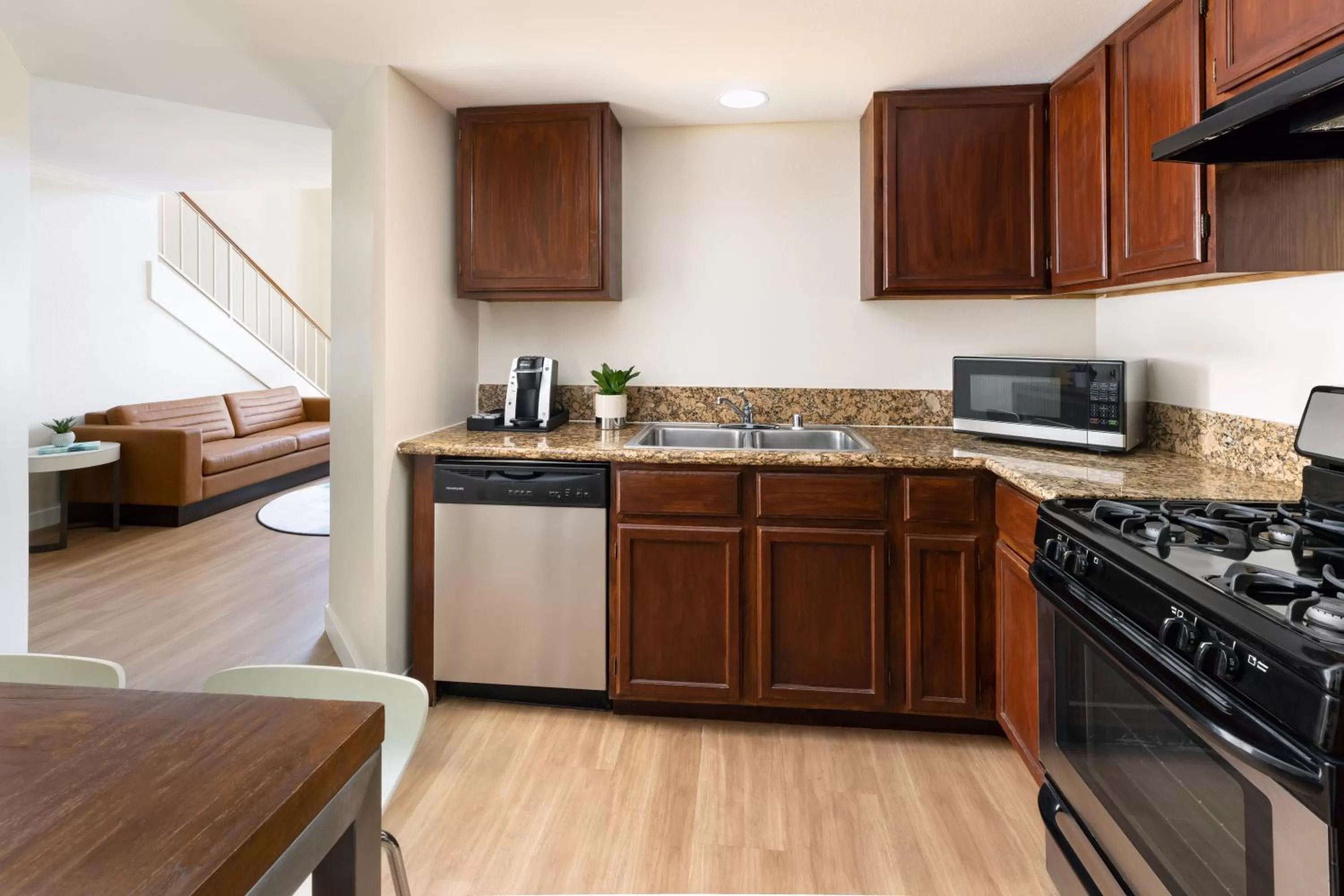 Kitchen or kitchenette in The Anza-a Calabasas Hotel